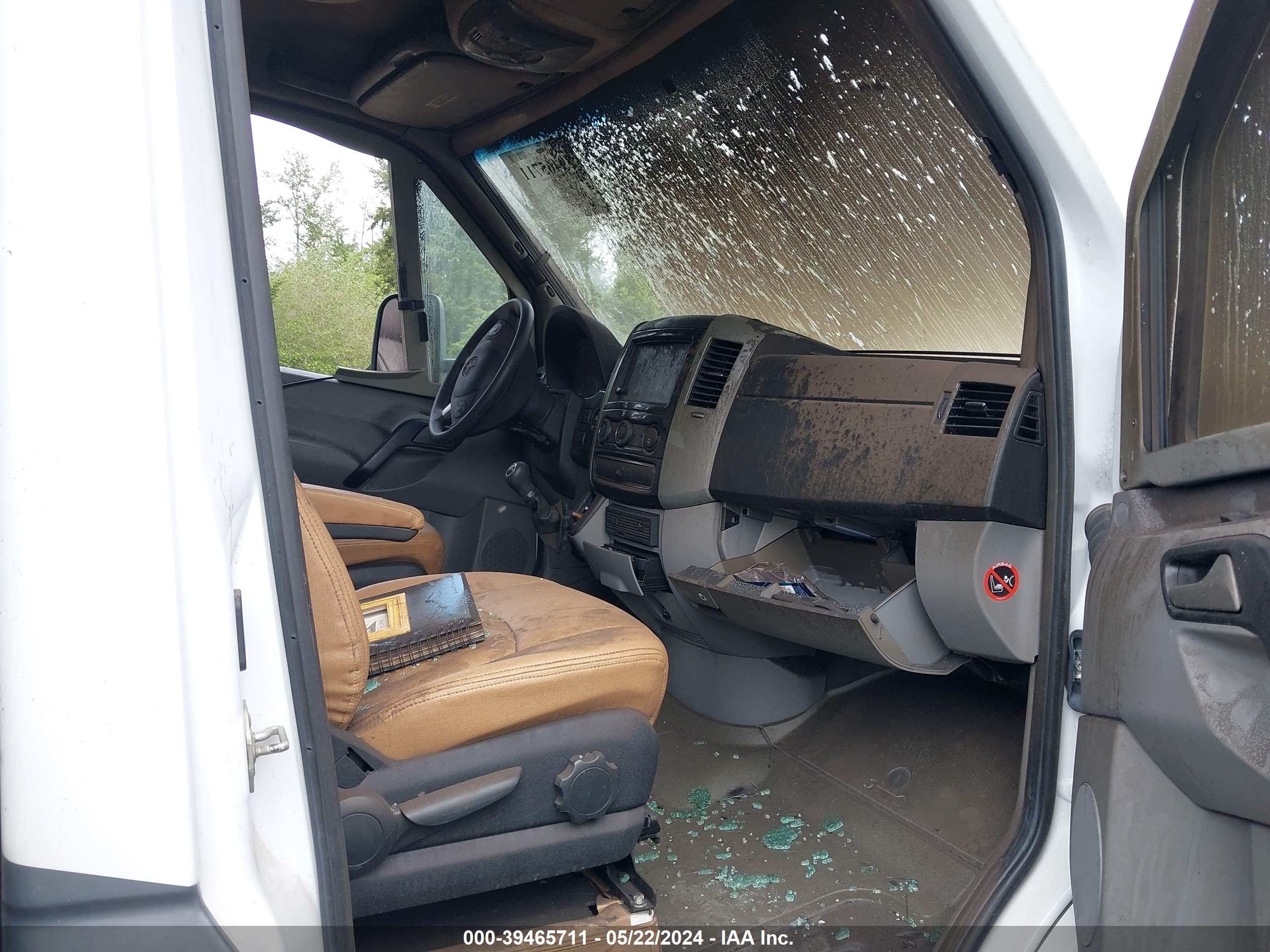 WINNEBAGO SPRINTER image 5