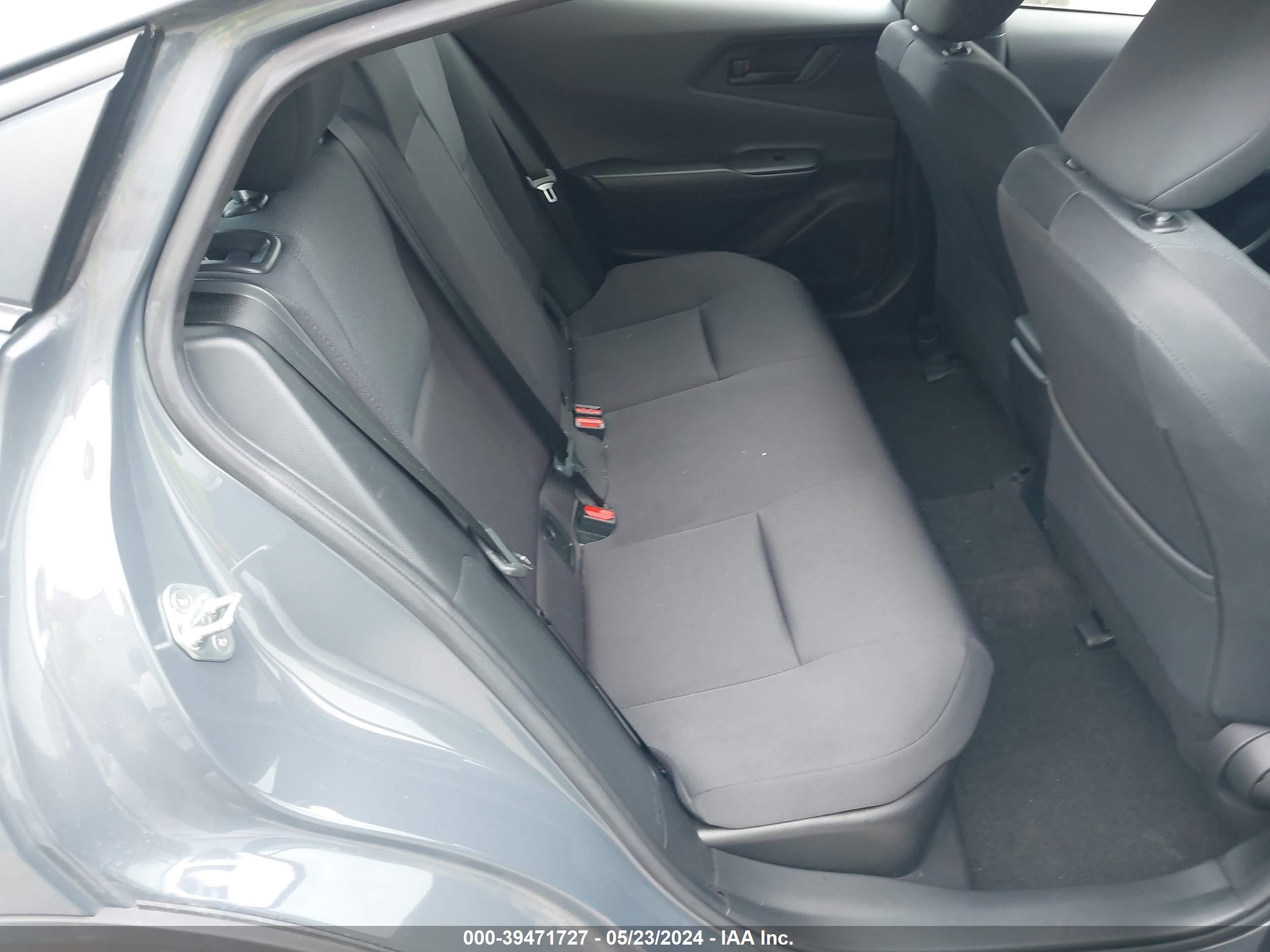 TOYOTA PRIUS image 8