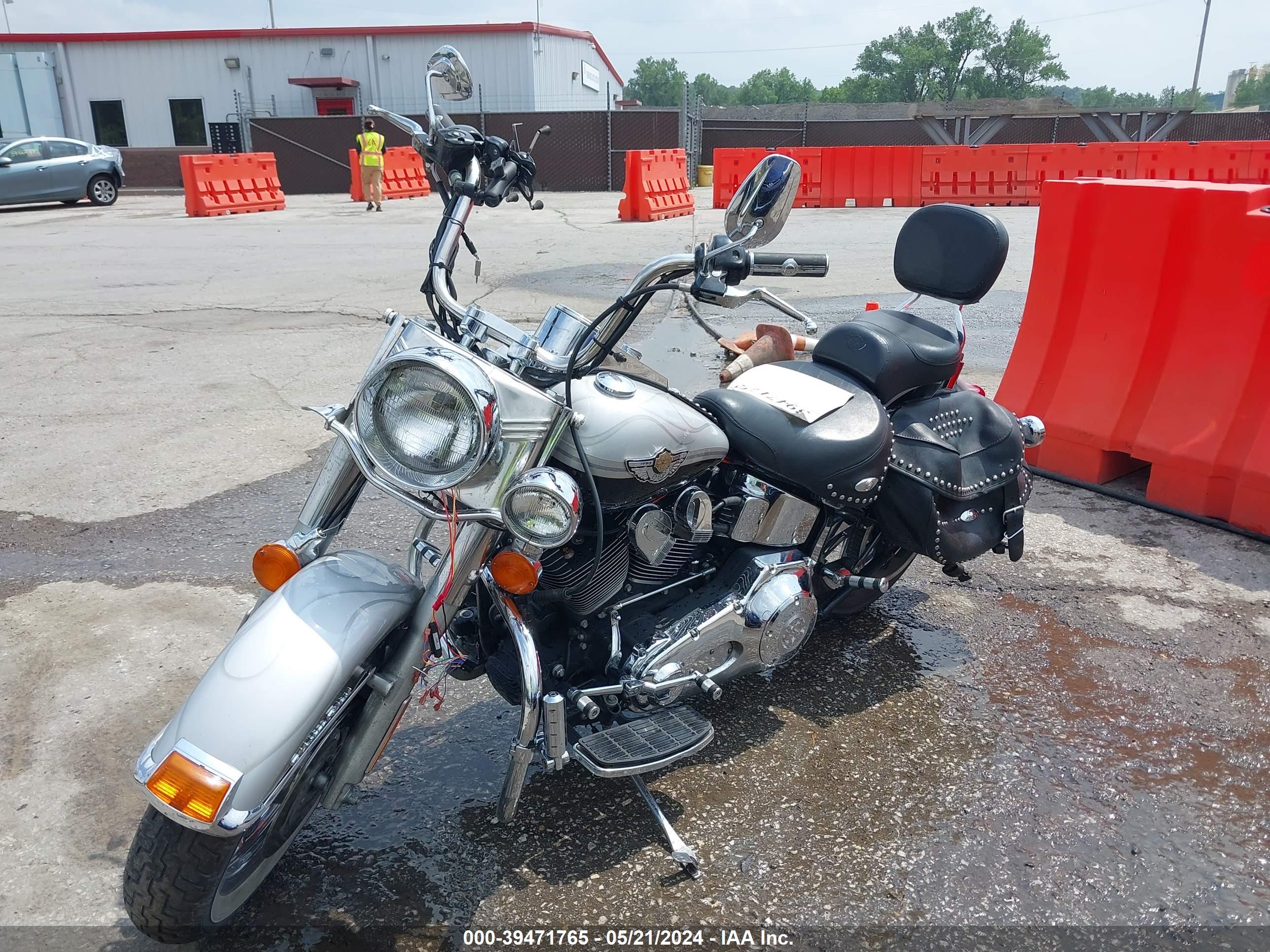 HARLEY-DAVIDSON FLSTCI image 2