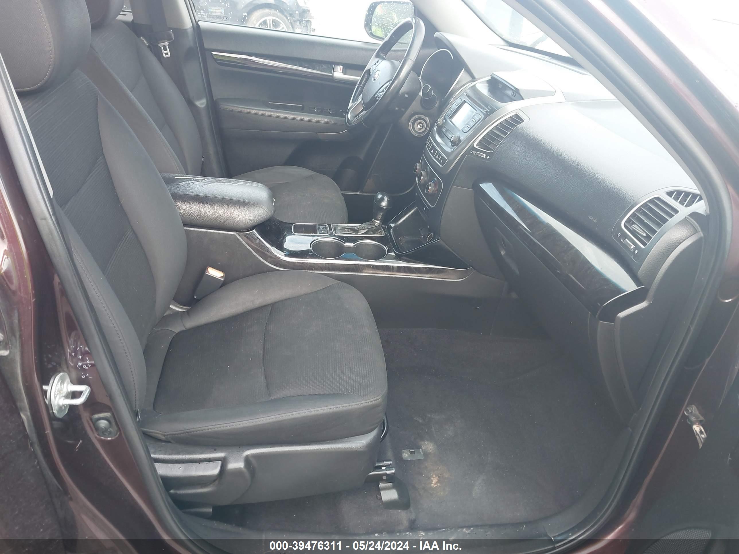 KIA SORENTO image 5