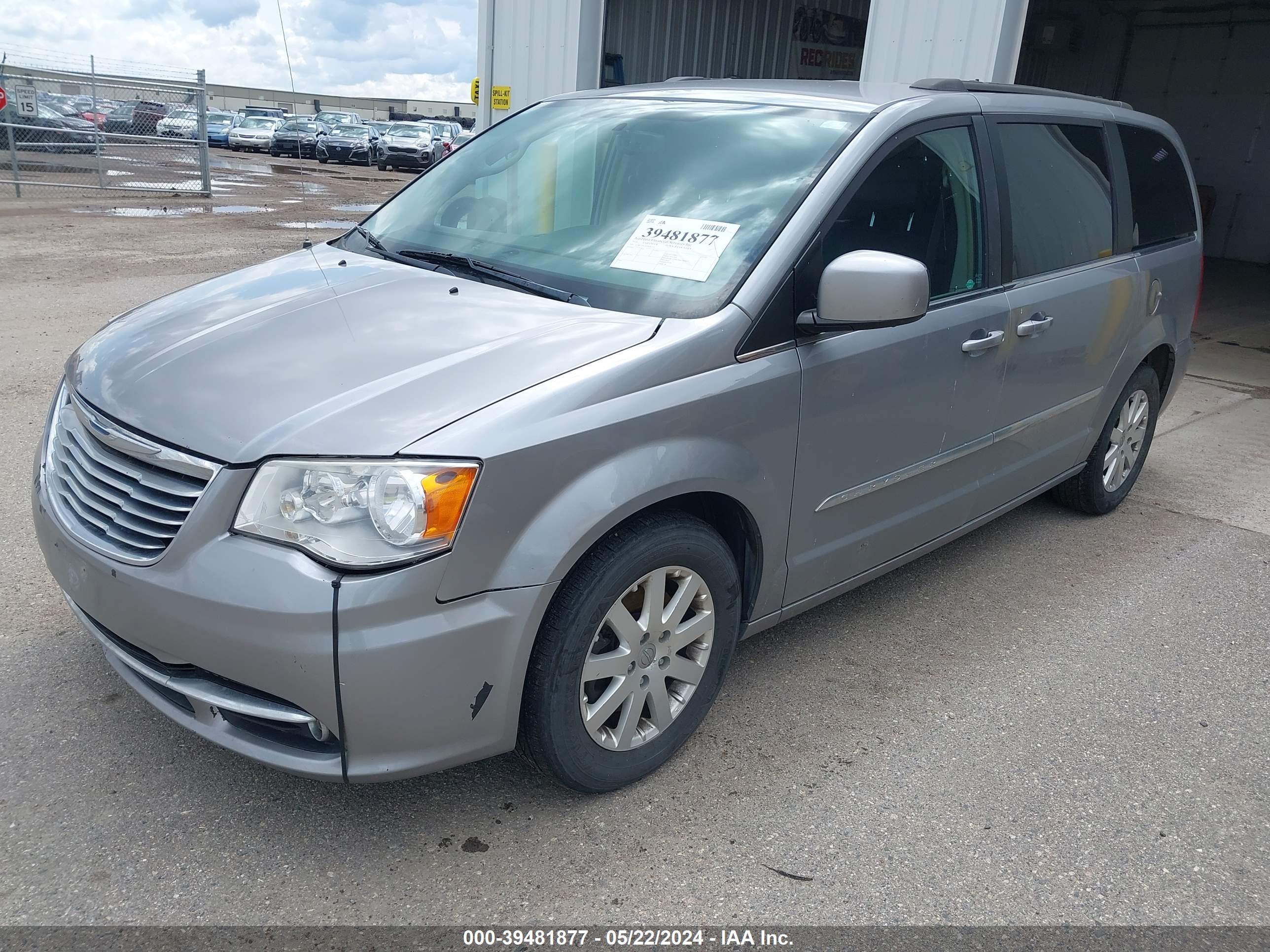 CHRYSLER TOWN image 2