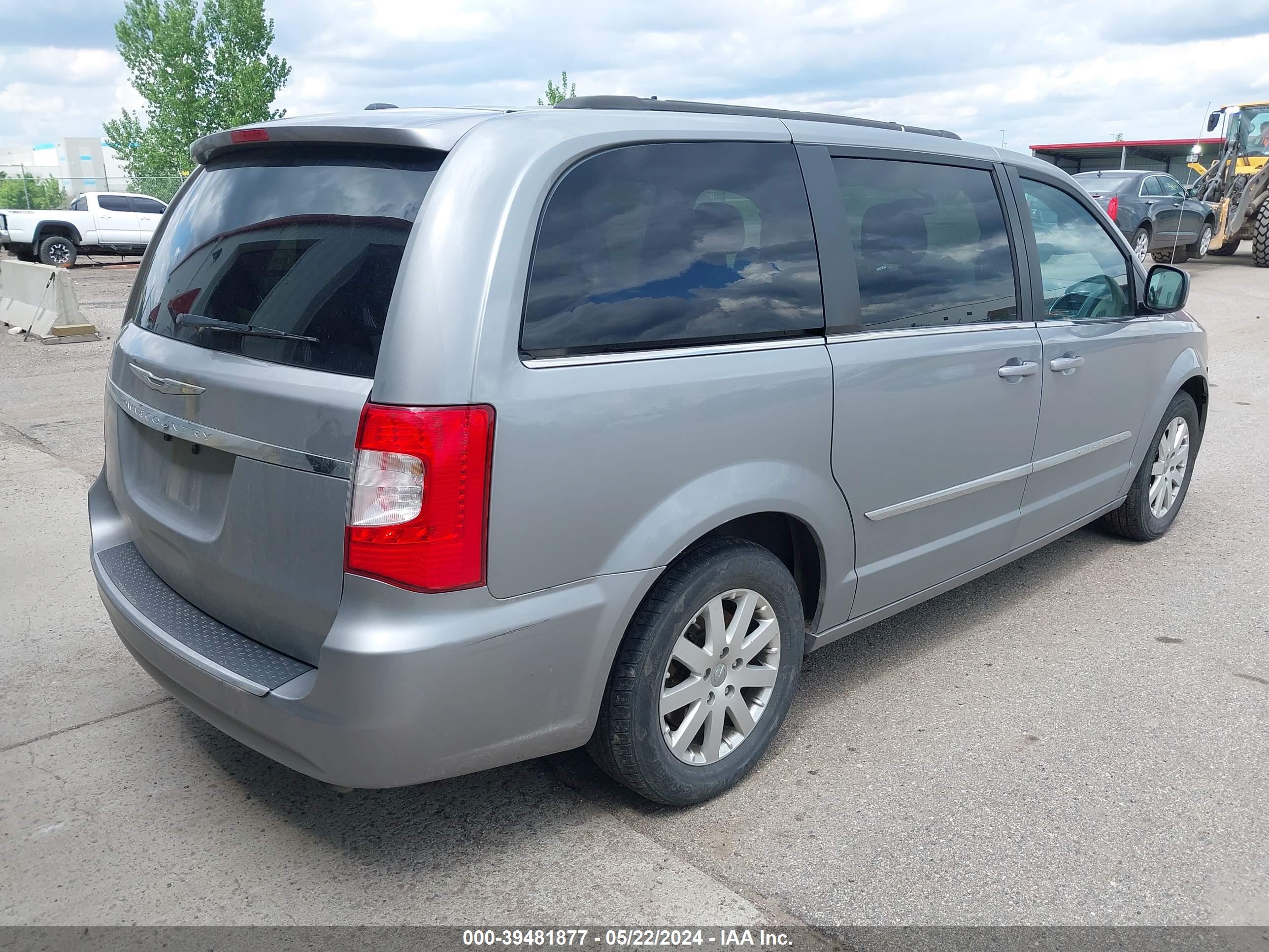 CHRYSLER TOWN image 4