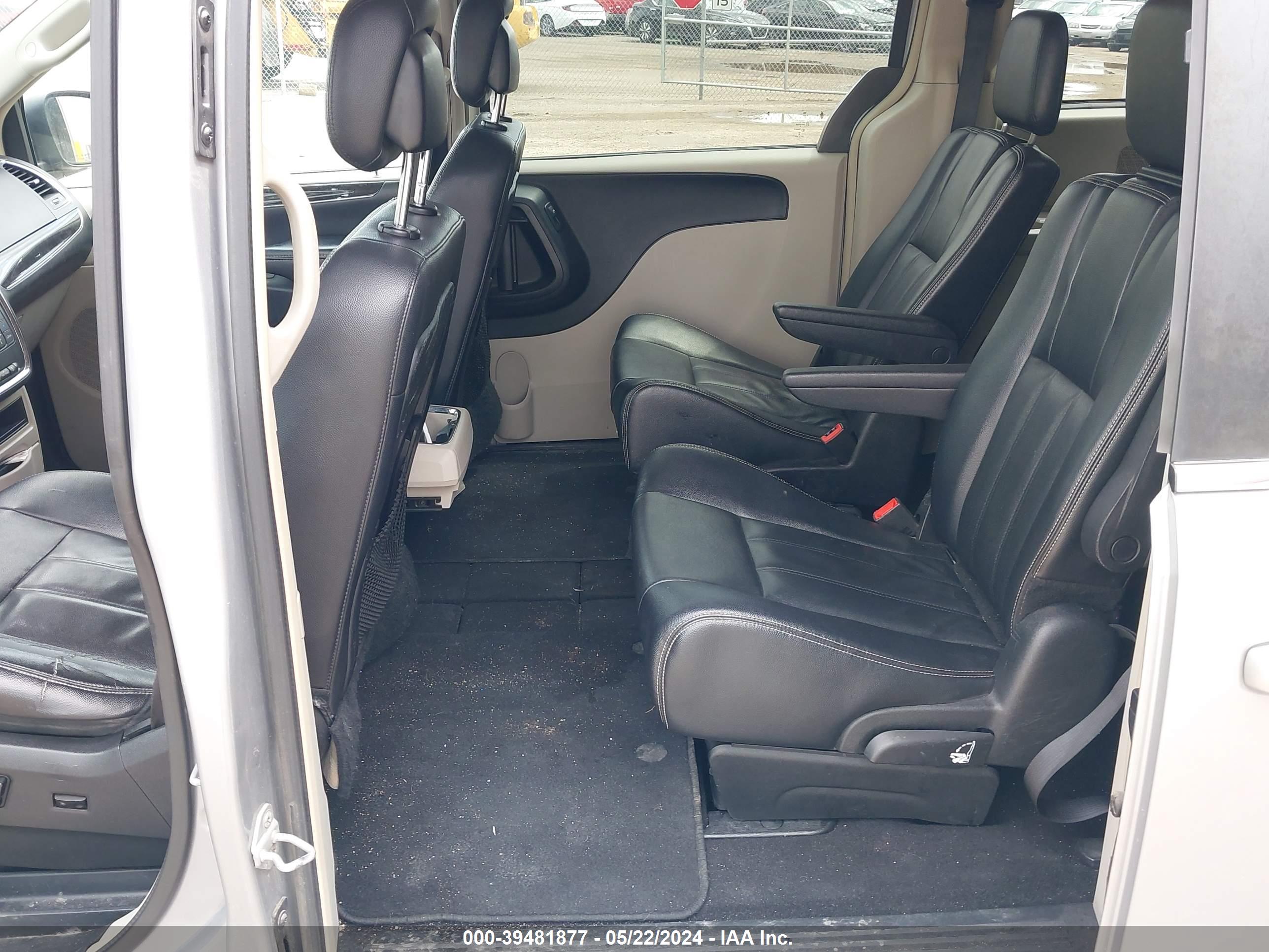 CHRYSLER TOWN image 8