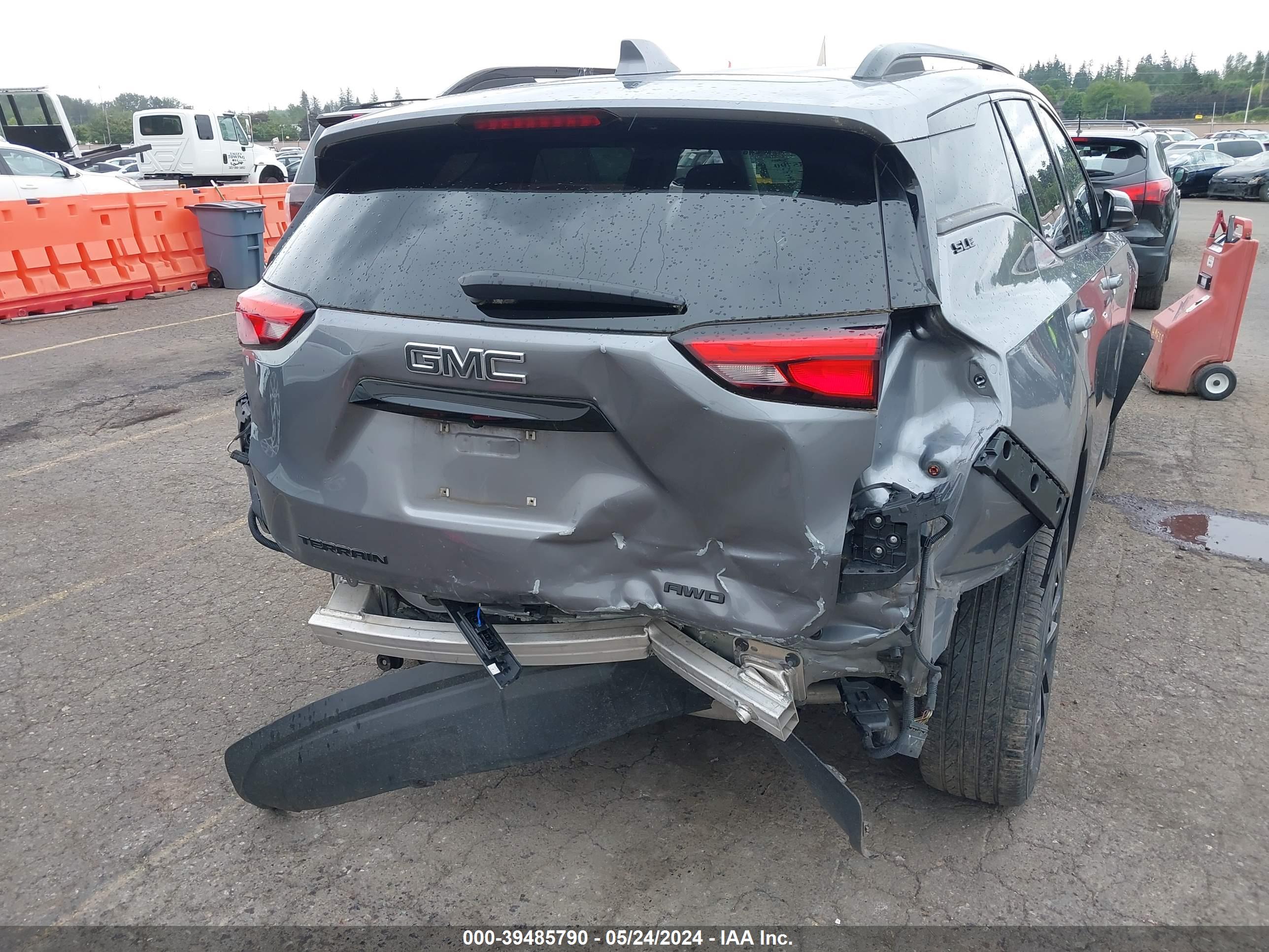 GMC TERRAIN image 6