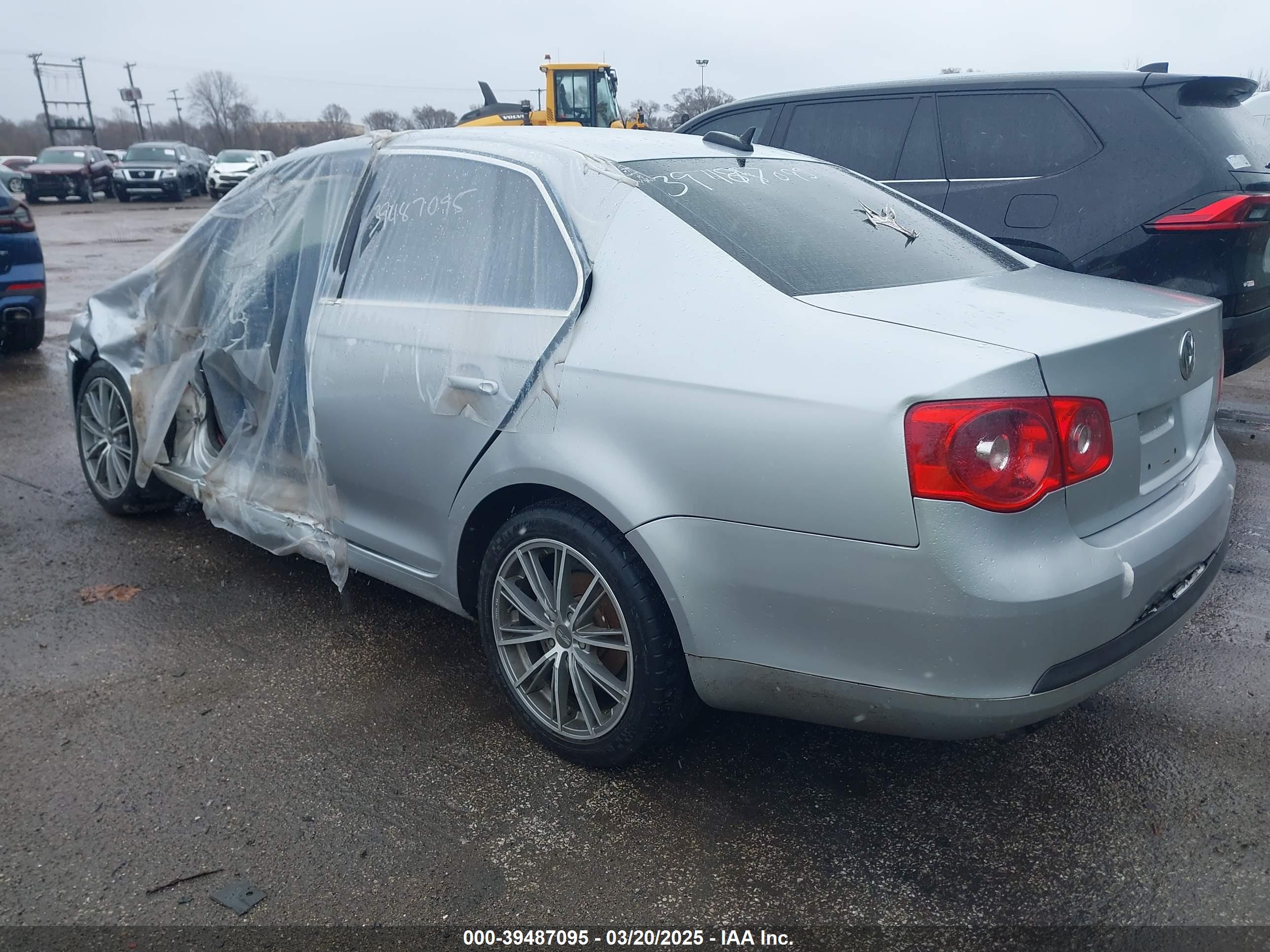 VOLKSWAGEN JETTA image 3