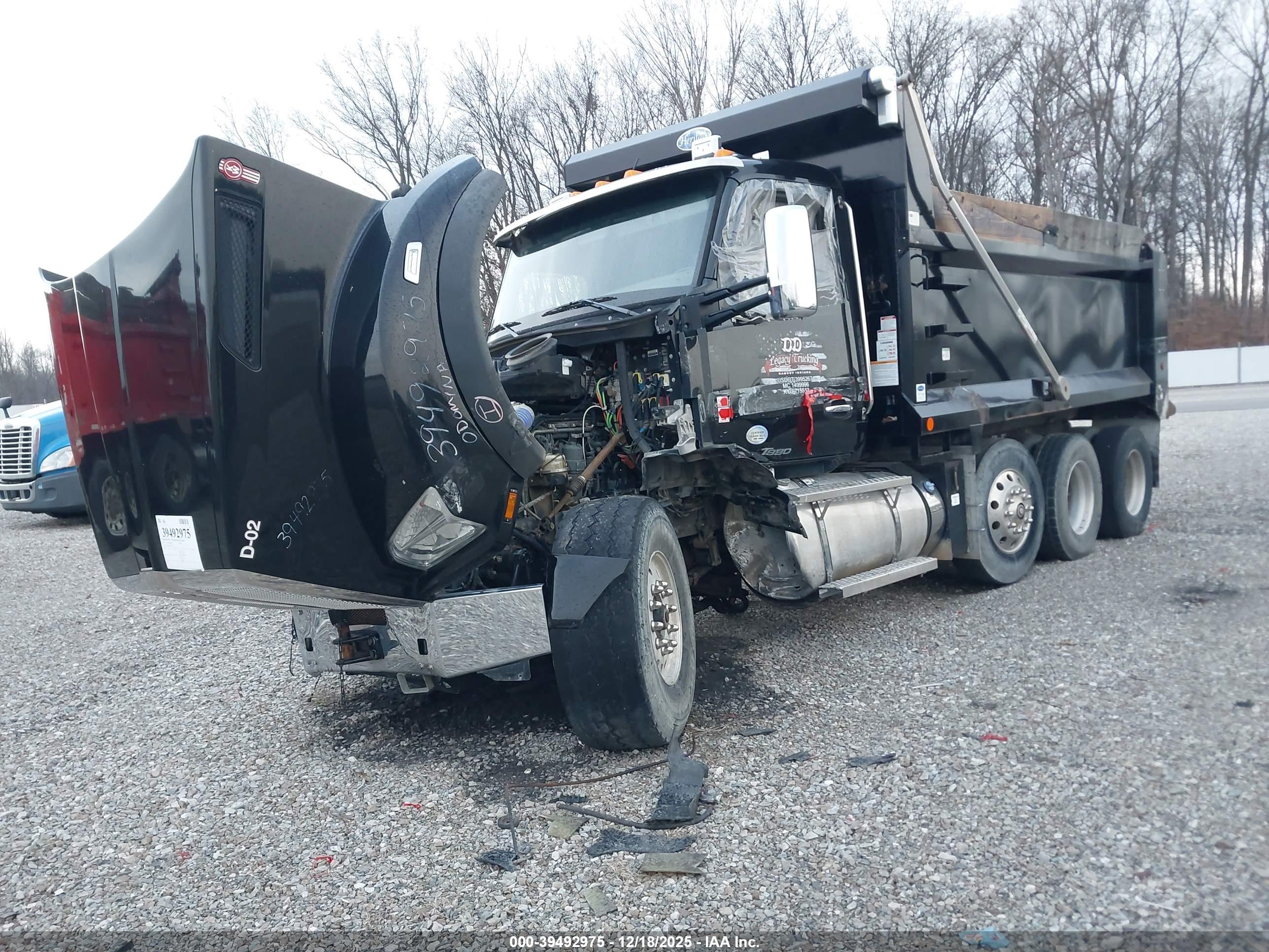 KENWORTH T880 image 2