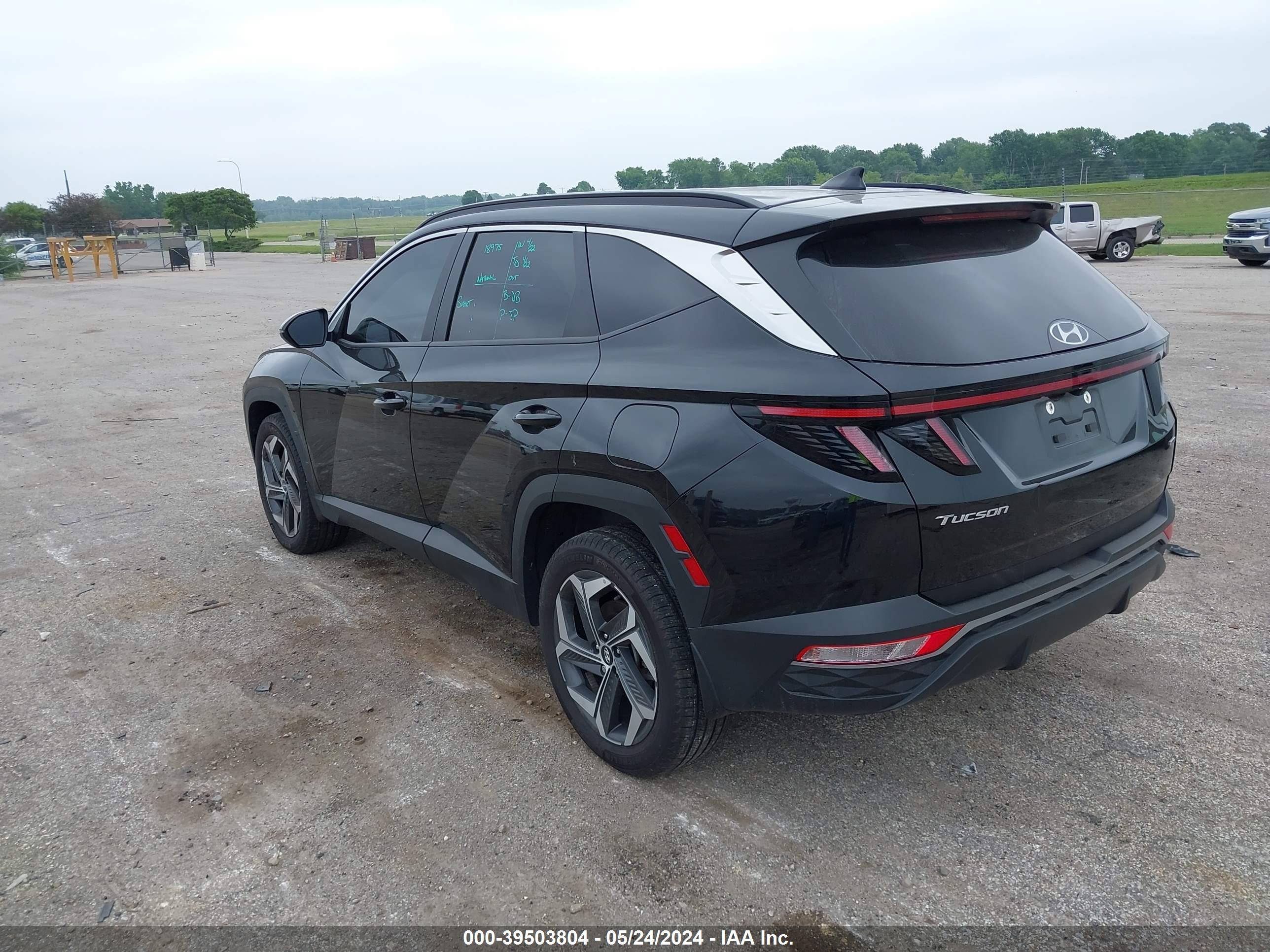 HYUNDAI TUCSON image 3
