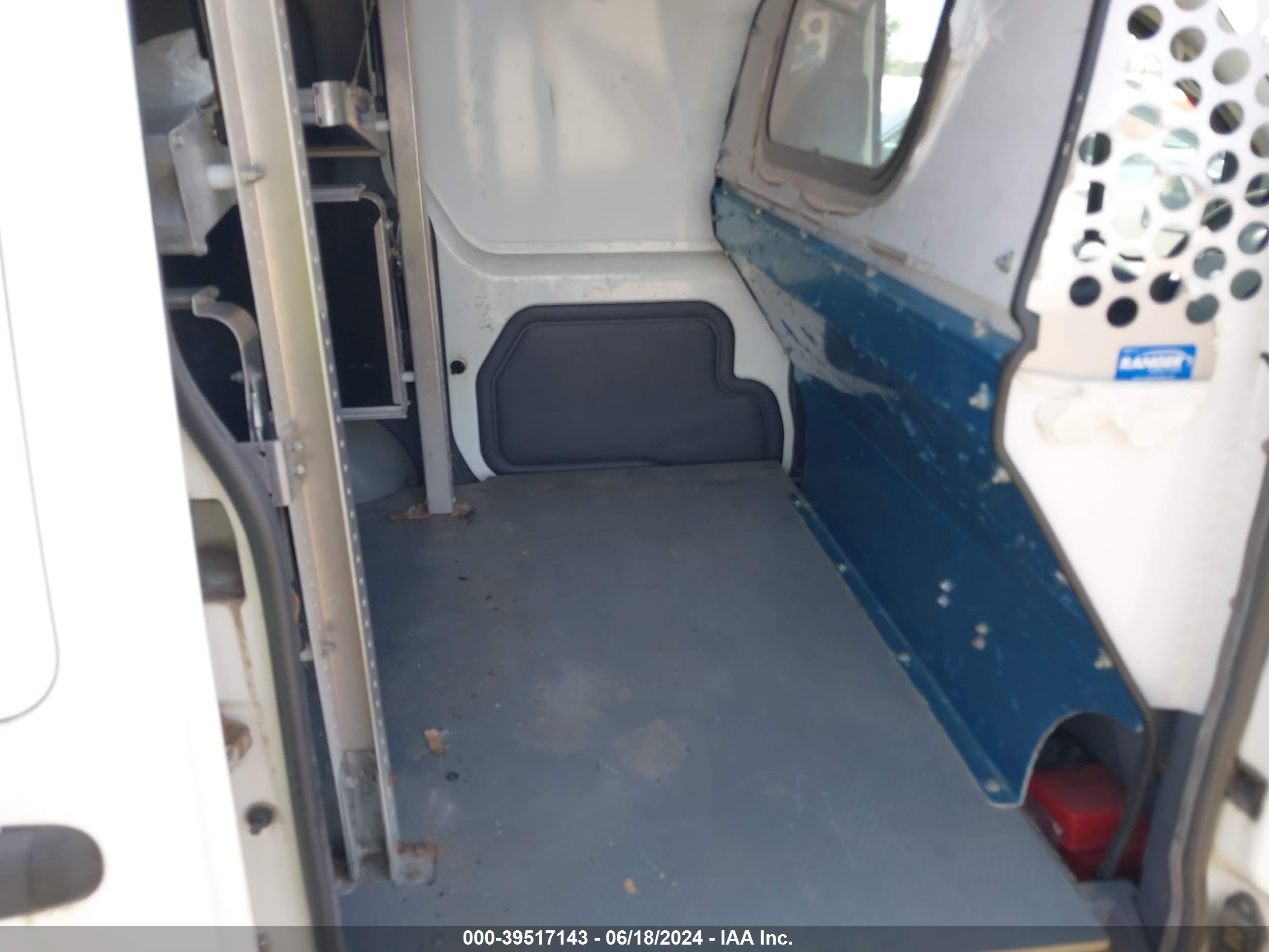 FORD TRANSIT image 8