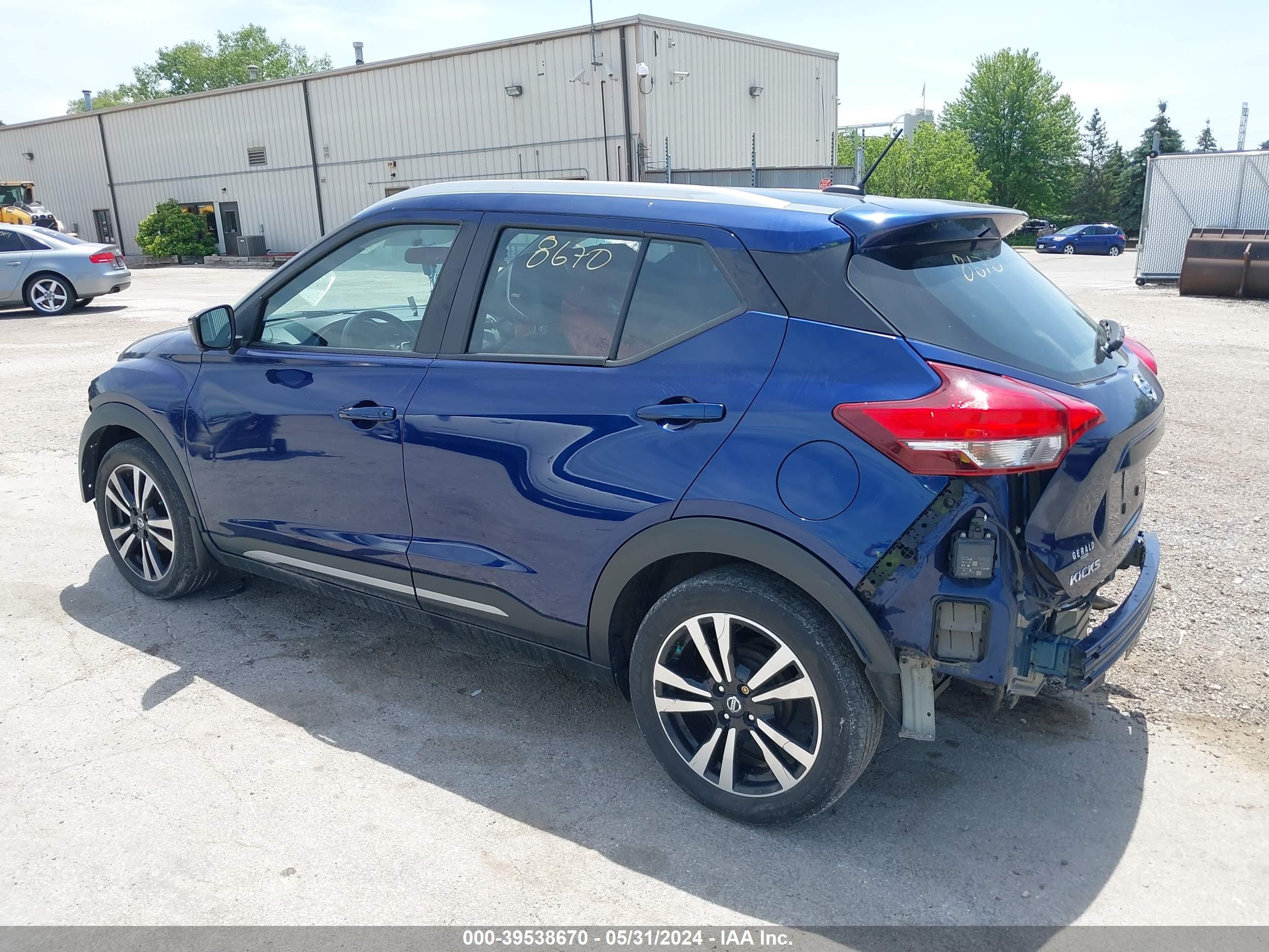 NISSAN KICKS image 3