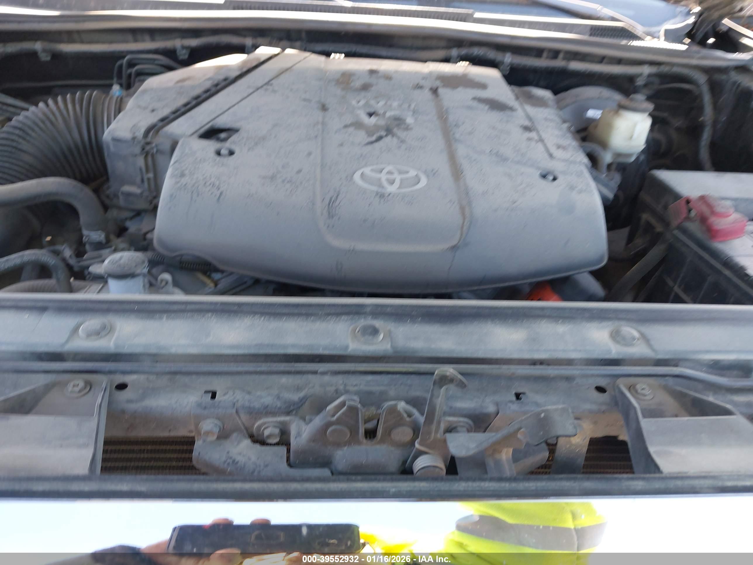TOYOTA TACOMA image 10