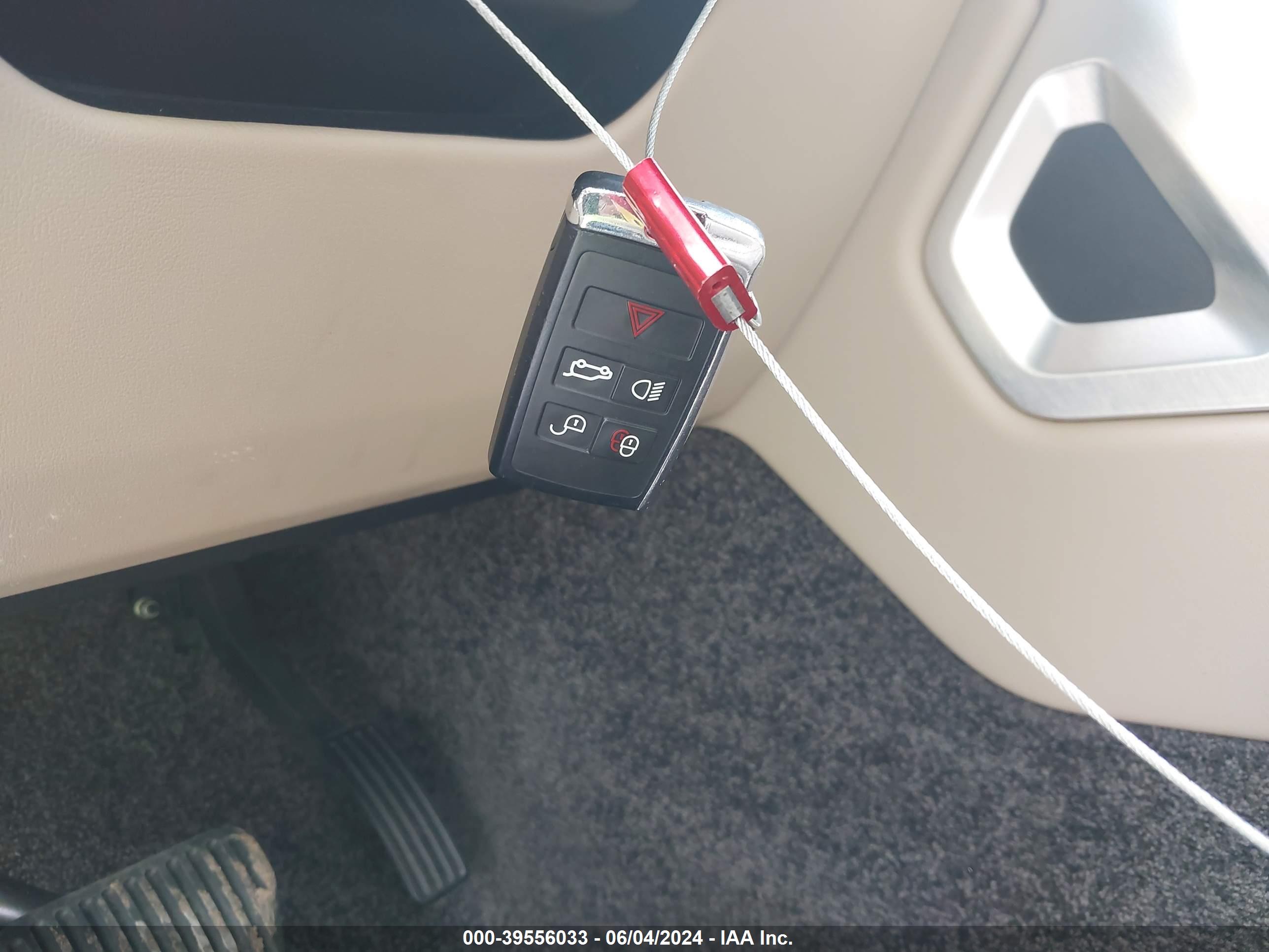LAND ROVER image 11