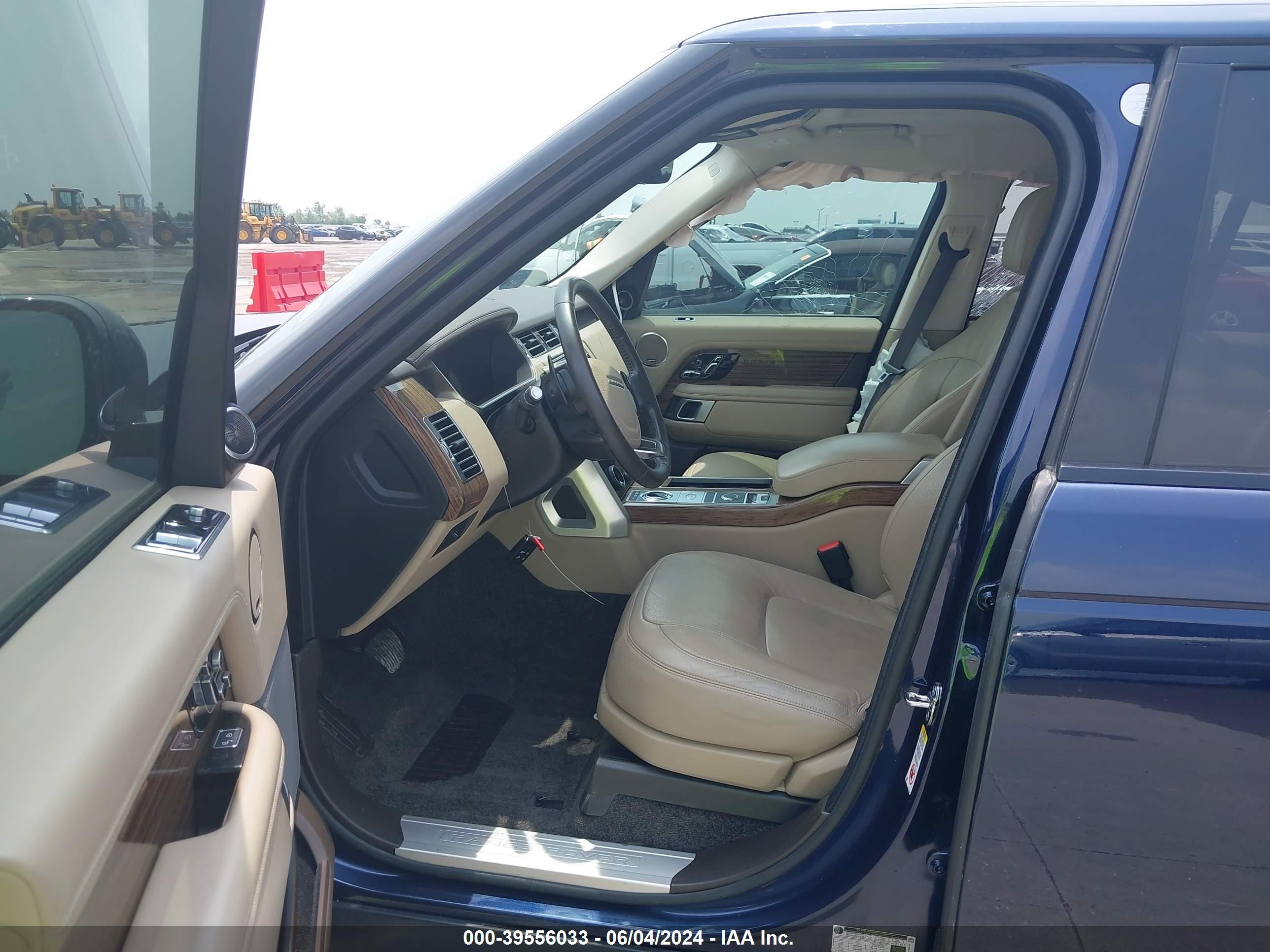 LAND ROVER image 5