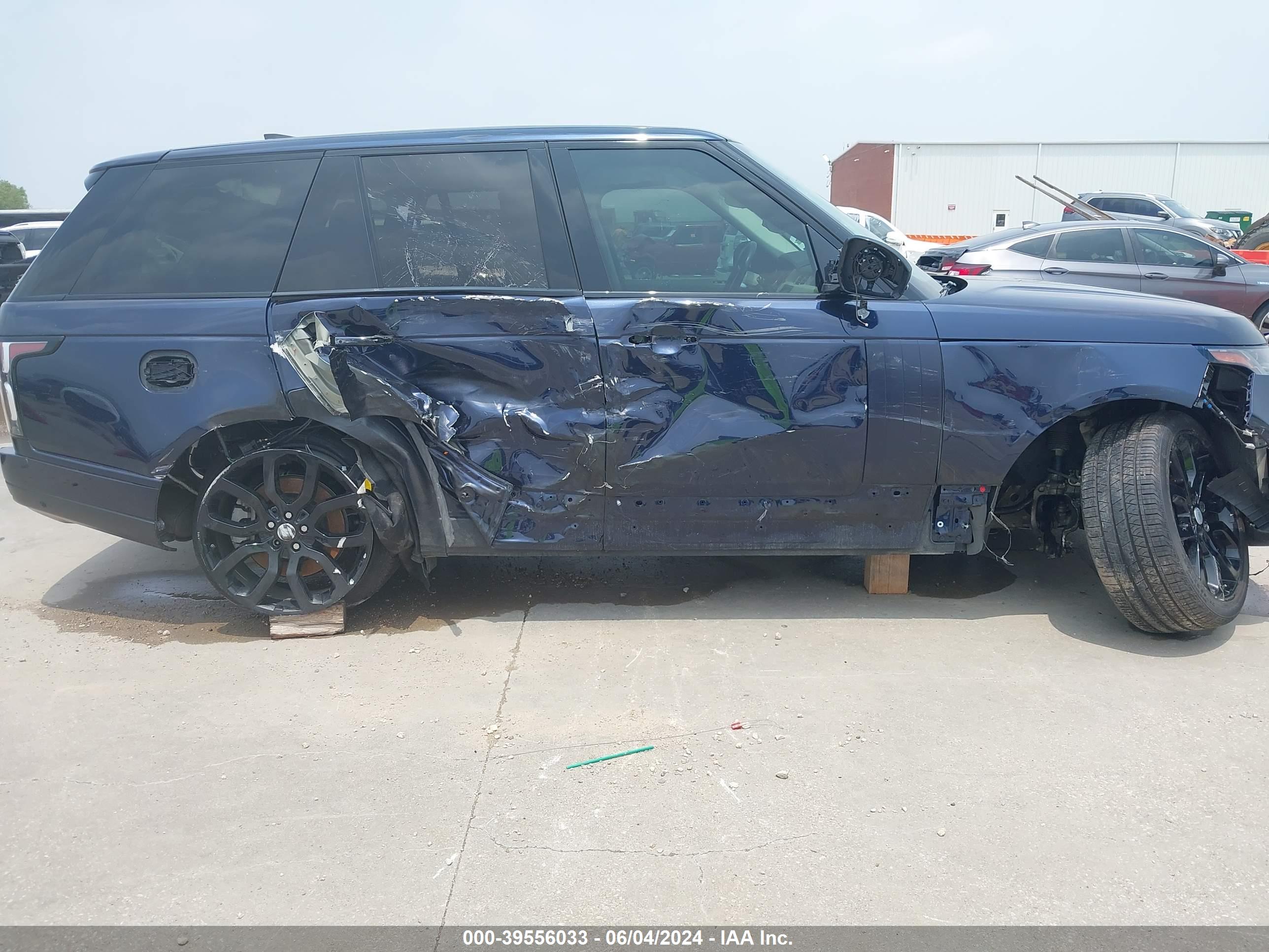 LAND ROVER image 6