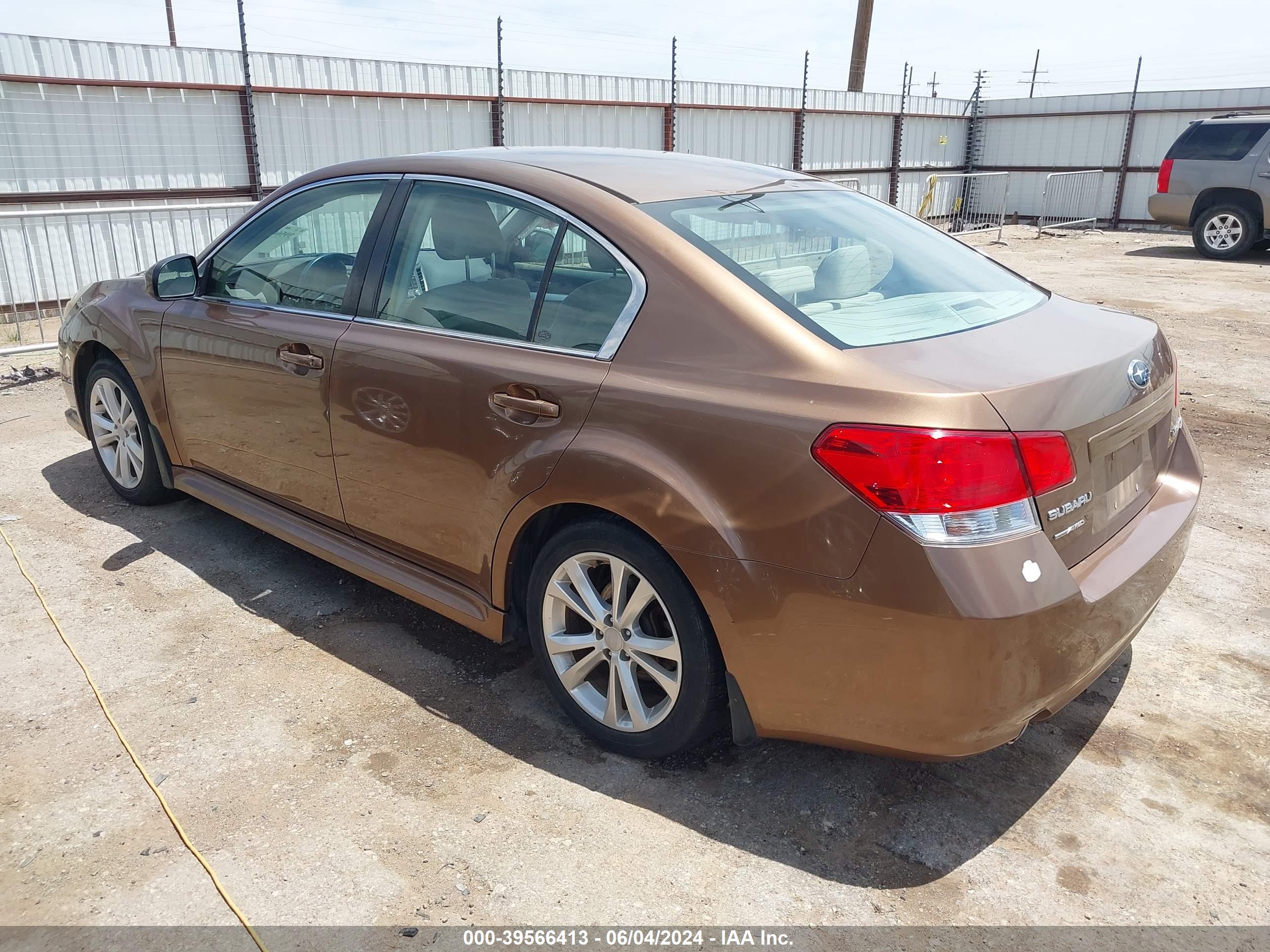 SUBARU LEGACY image 3