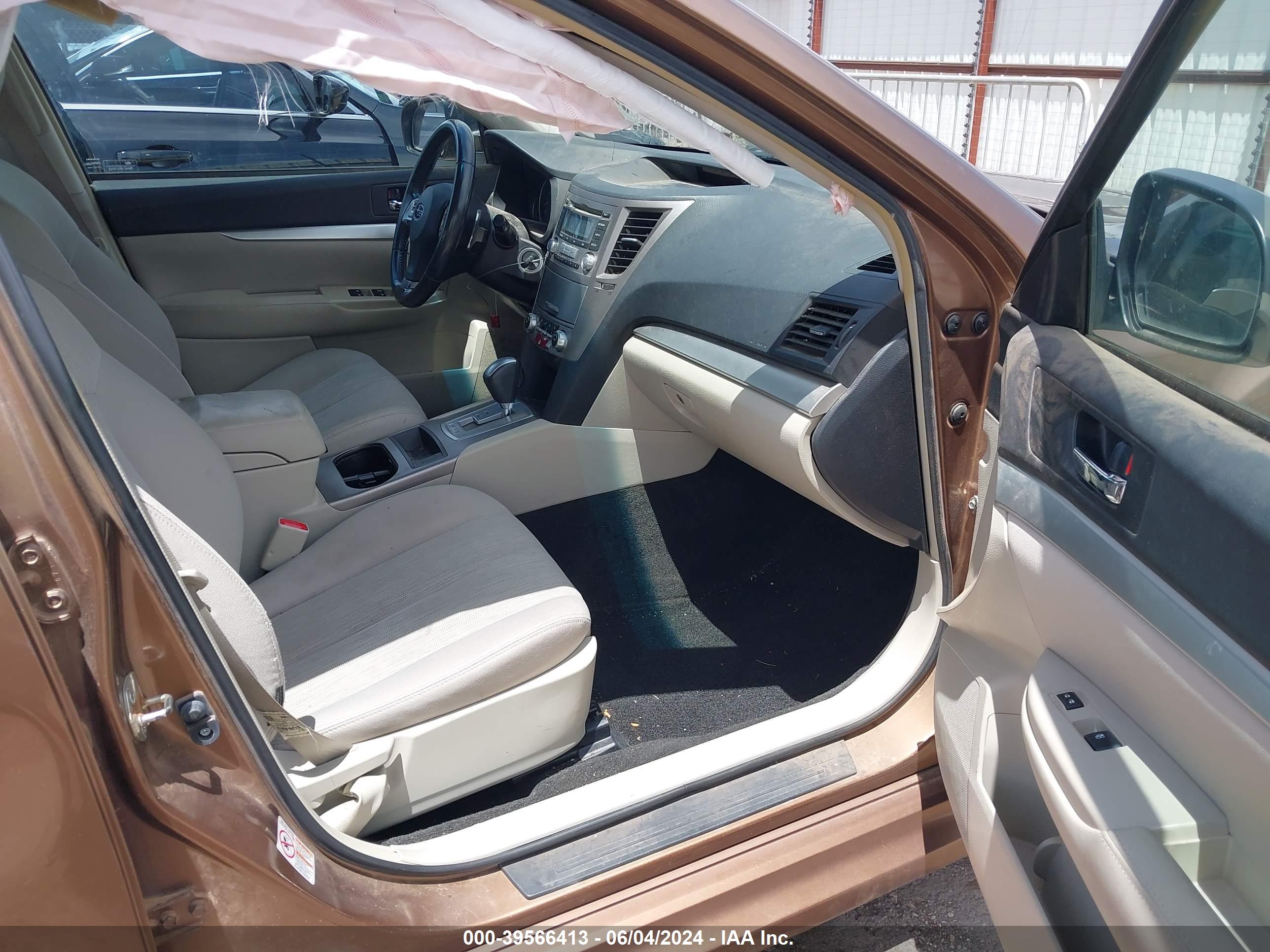 SUBARU LEGACY image 5