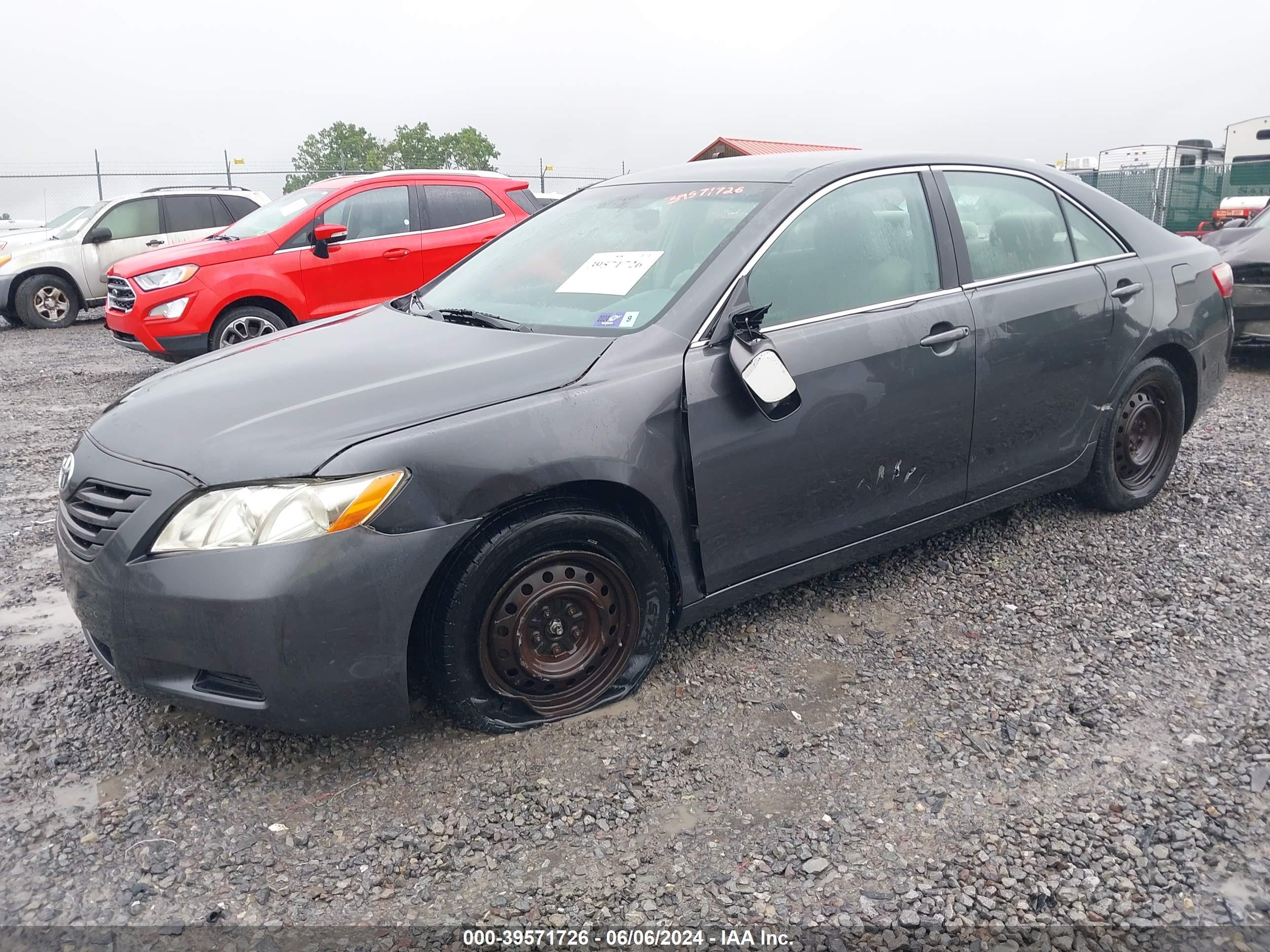 TOYOTA CAMRY image 2