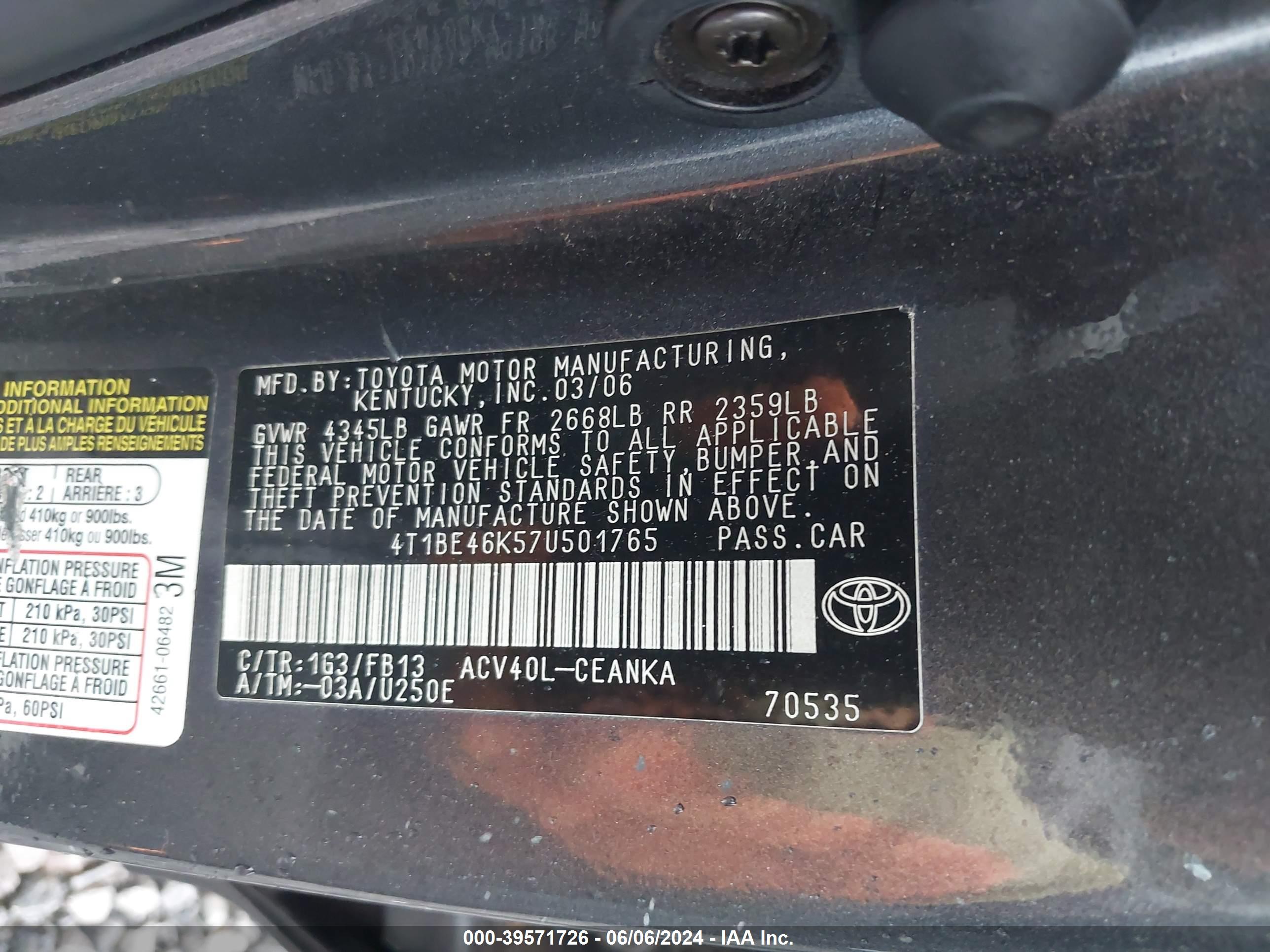 TOYOTA CAMRY image 9