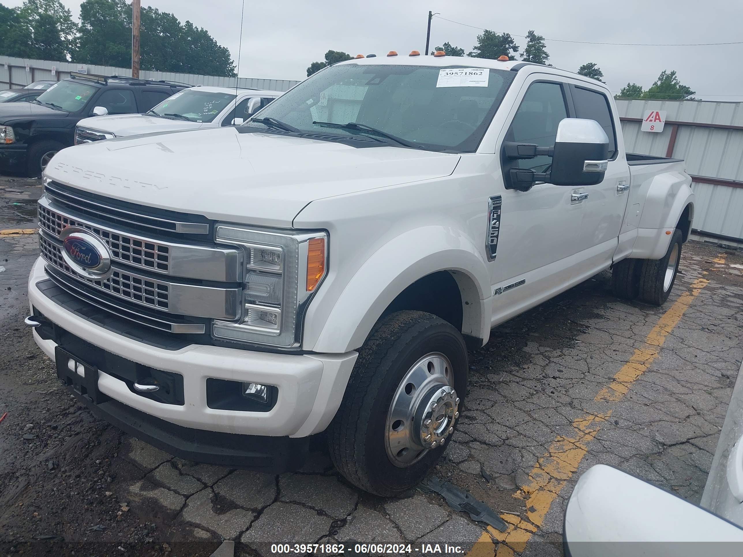 FORD F-450 image 2