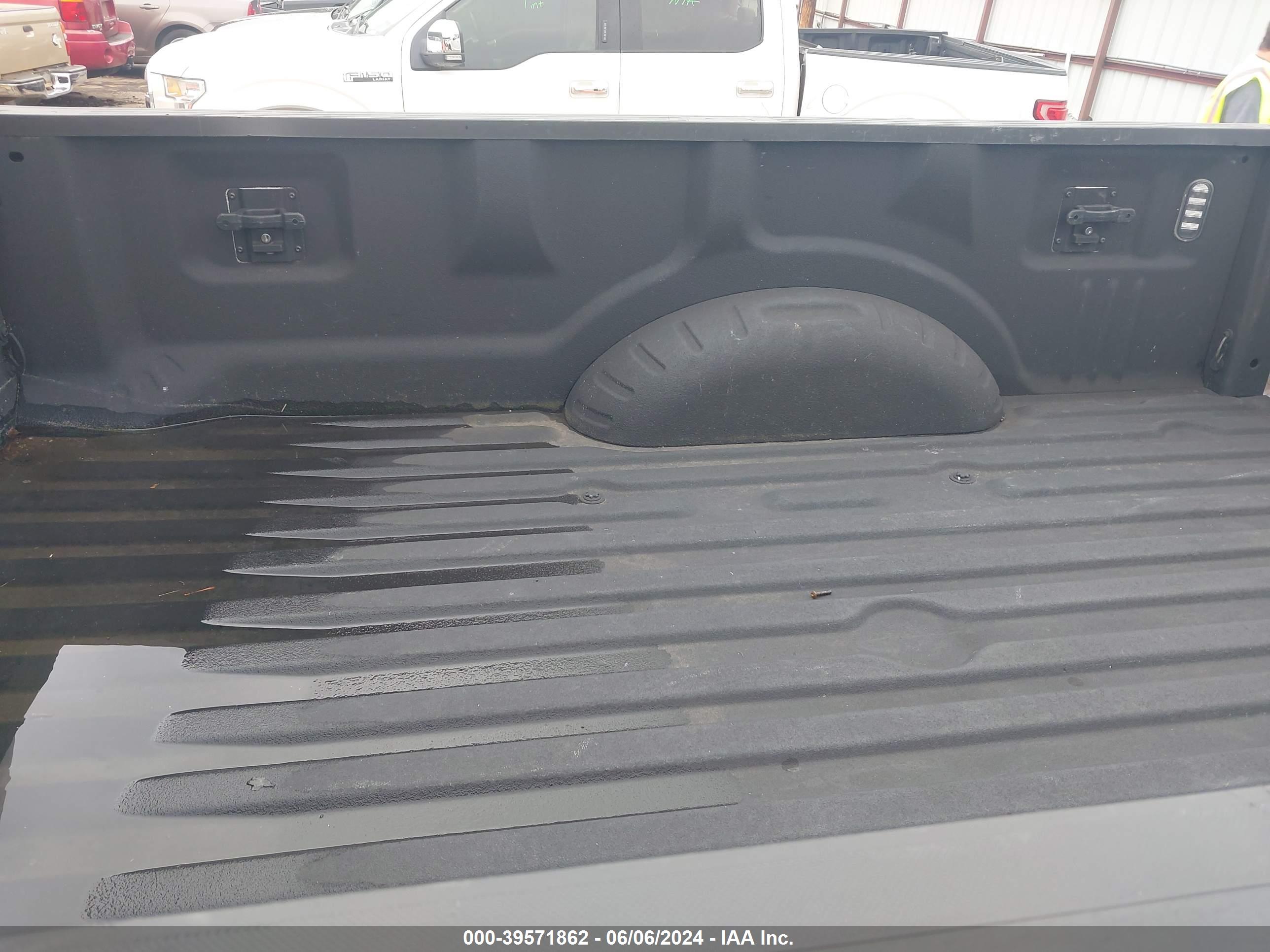 FORD F-450 image 7