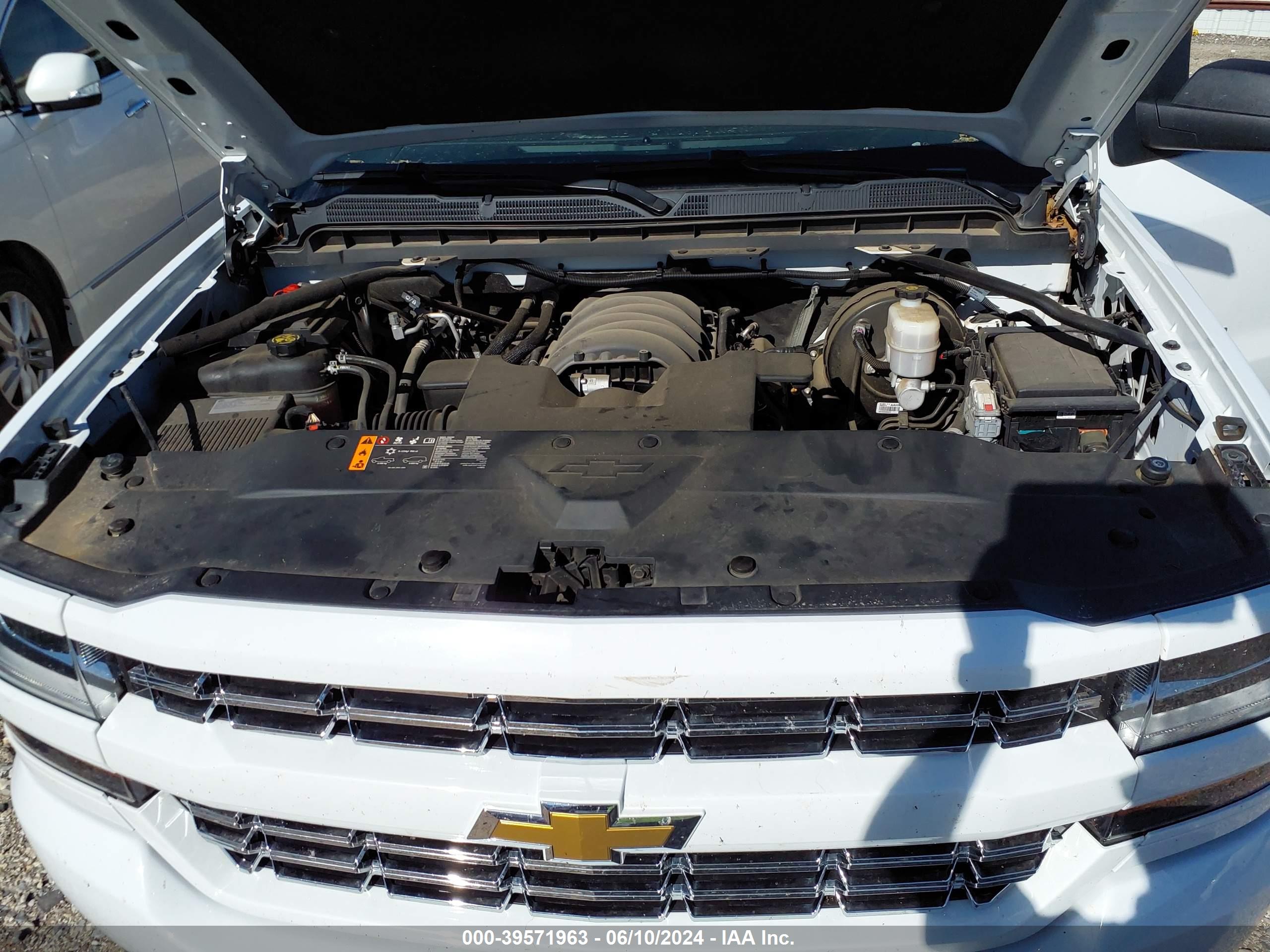 CHEVROLET SILVERADO image 10