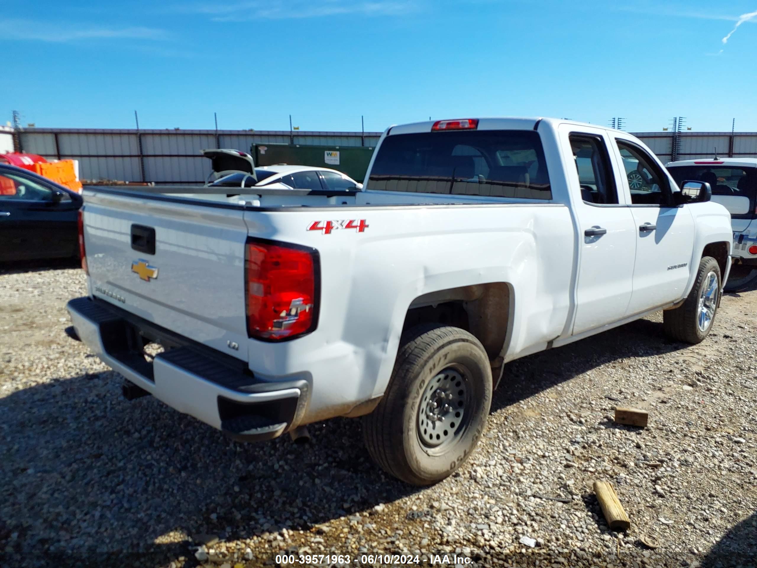 CHEVROLET SILVERADO image 4