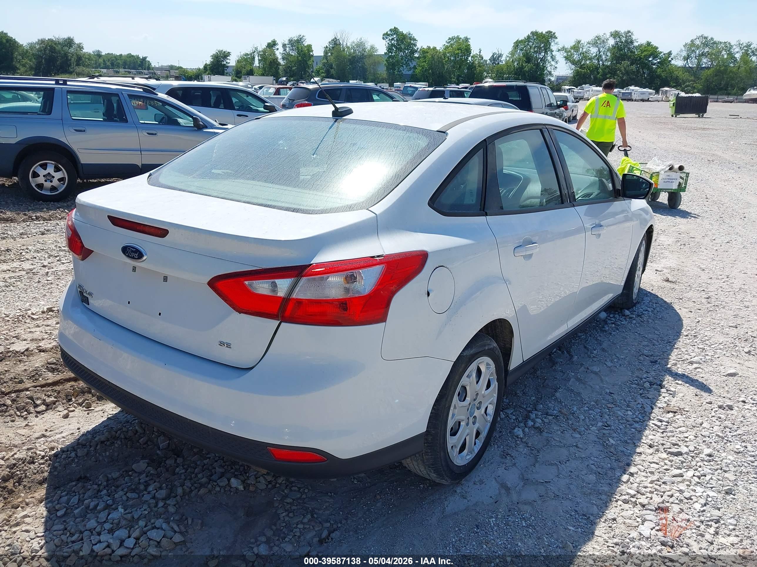 FORD FOCUS image 4