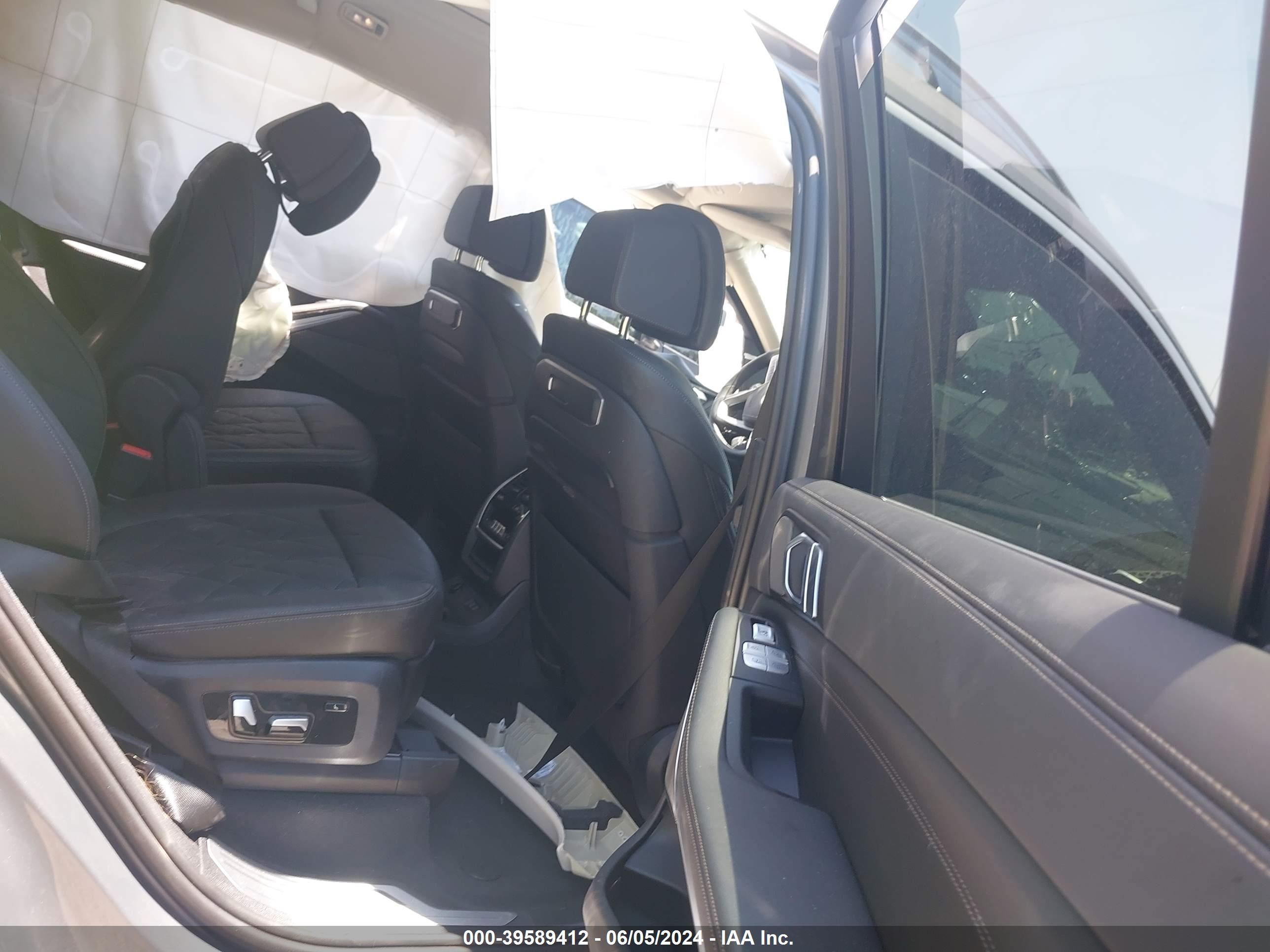 BMW X7 image 8