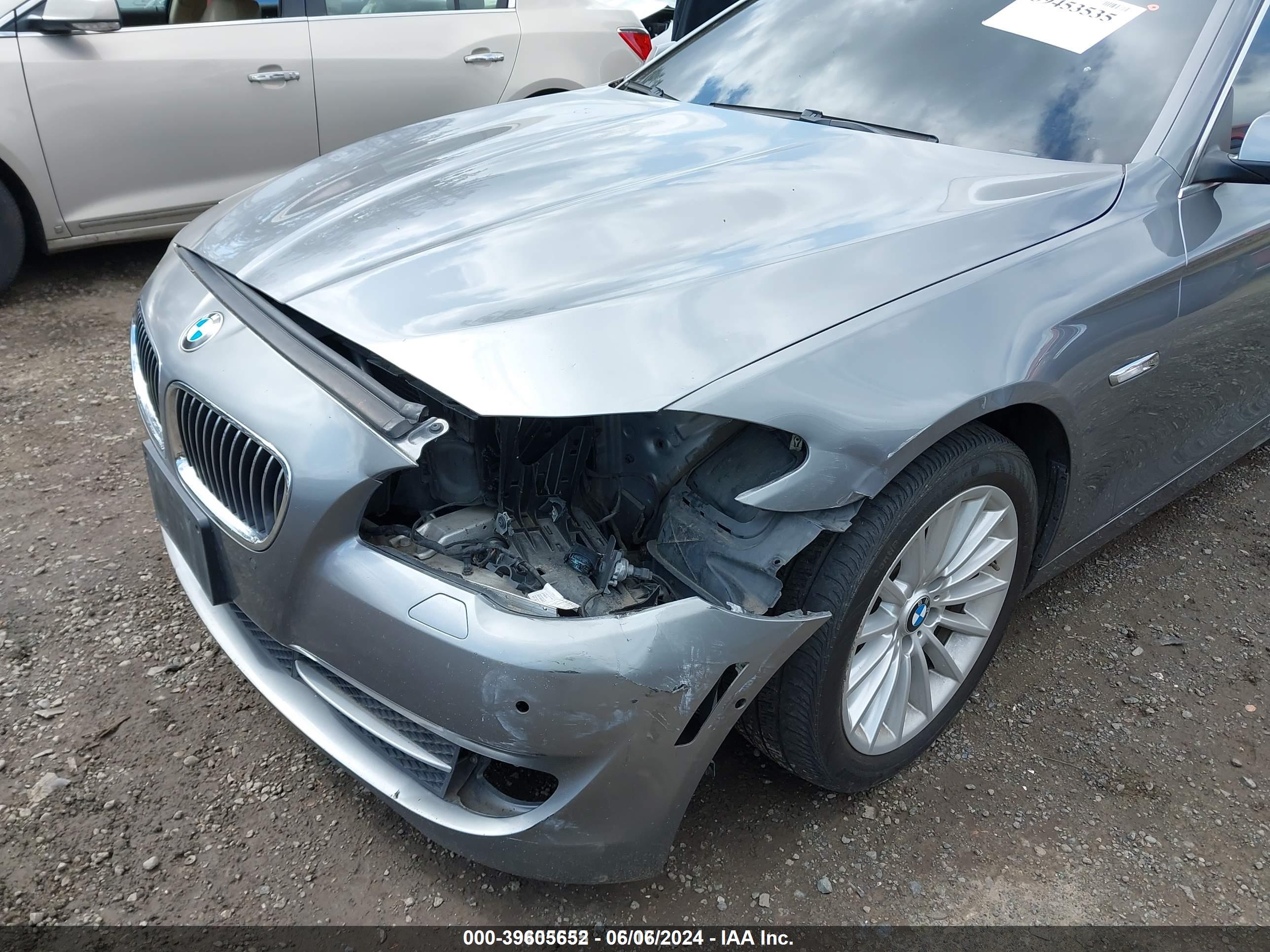 BMW 535I image 6