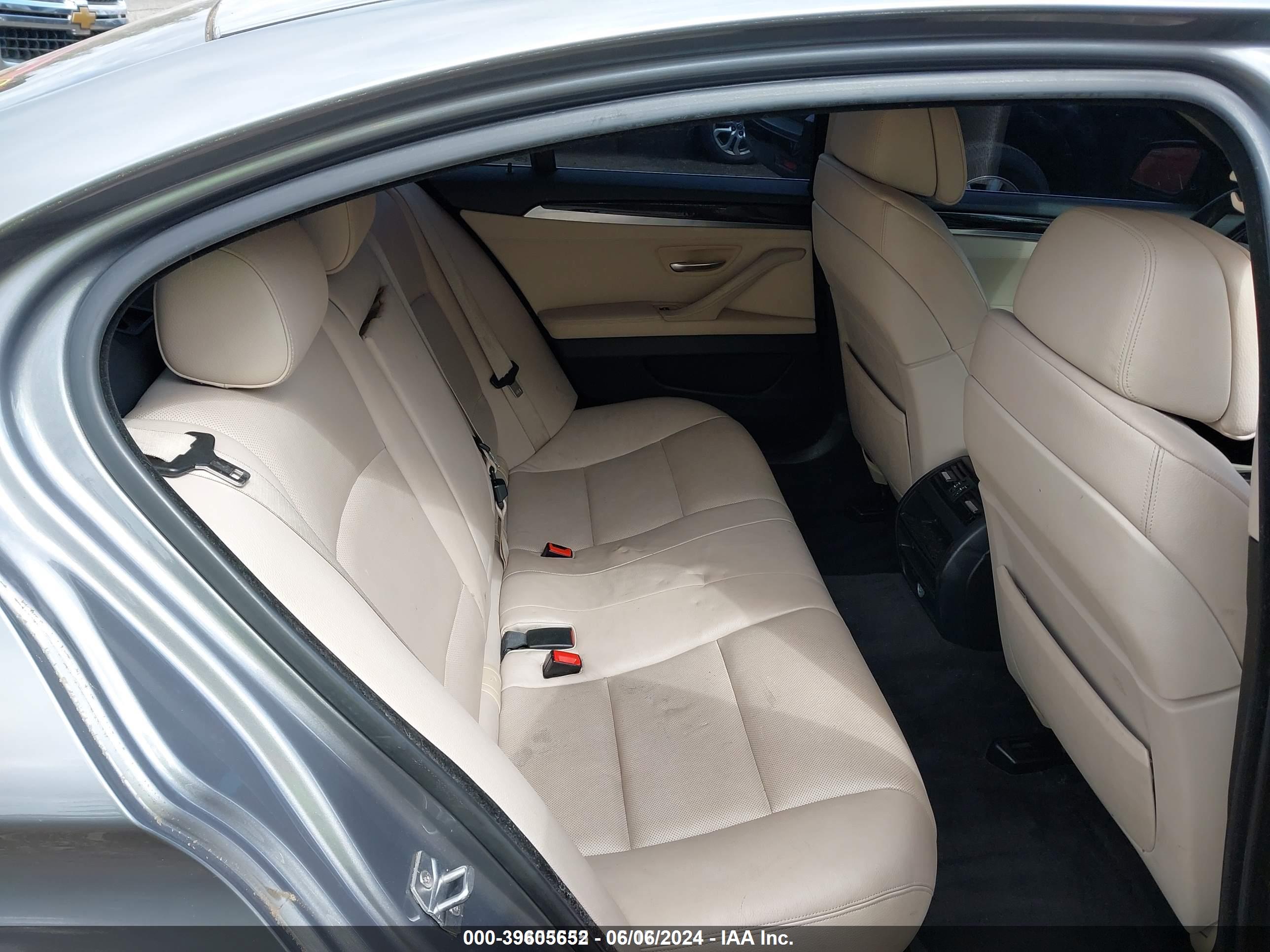 BMW 535I image 8