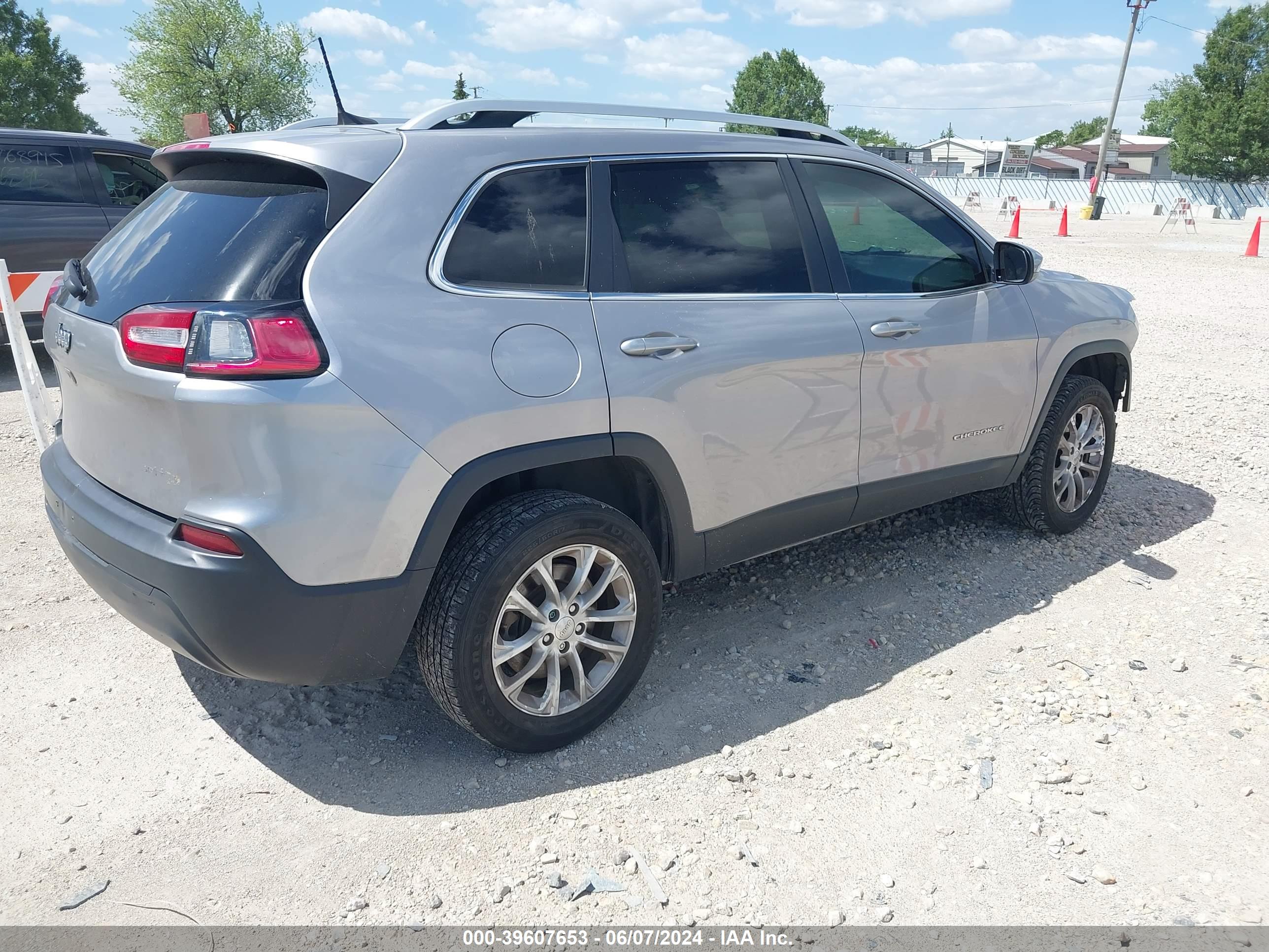 JEEP CHEROKEE image 4