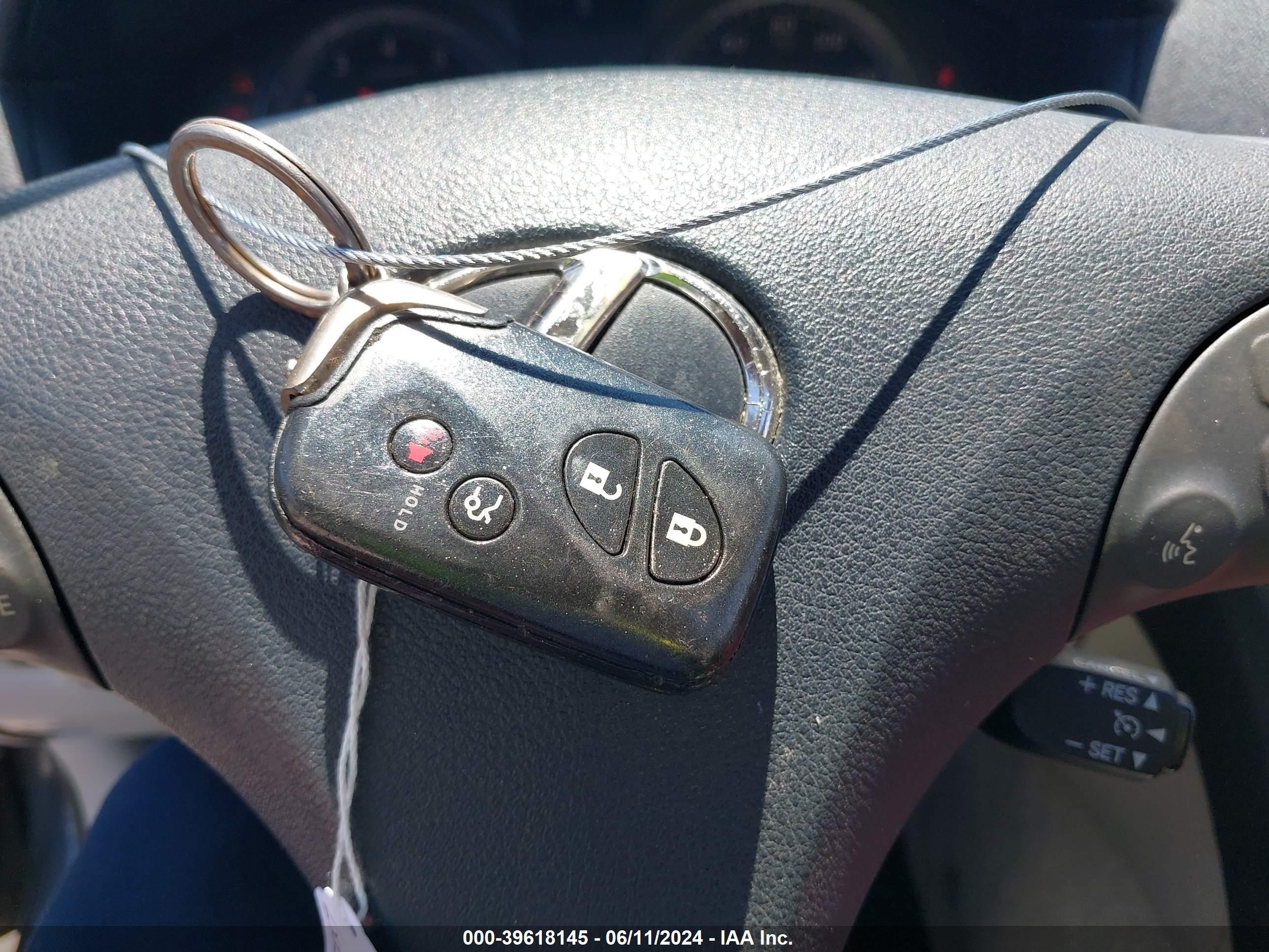 LEXUS ES image 11