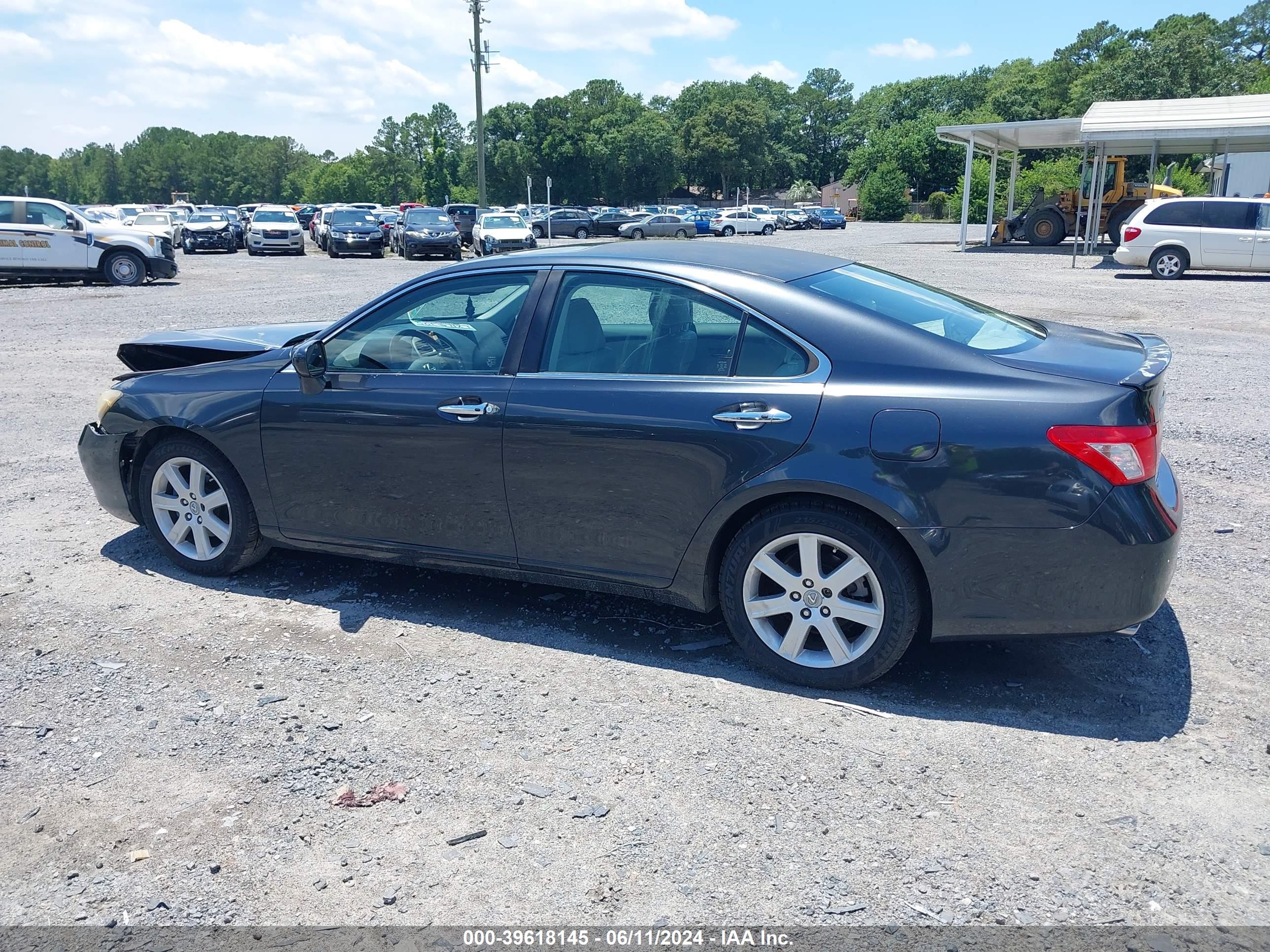 LEXUS ES image 3