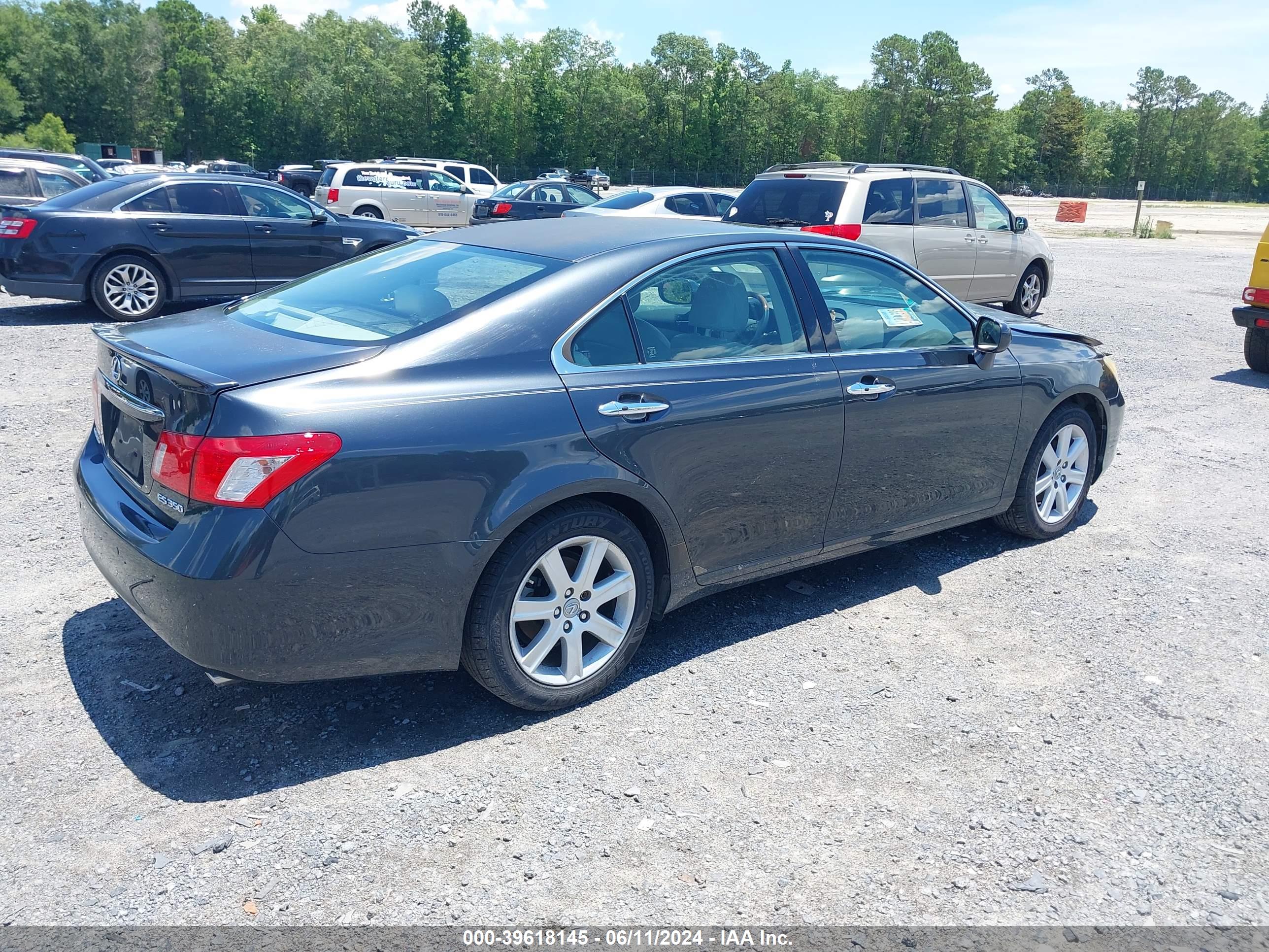 LEXUS ES image 4