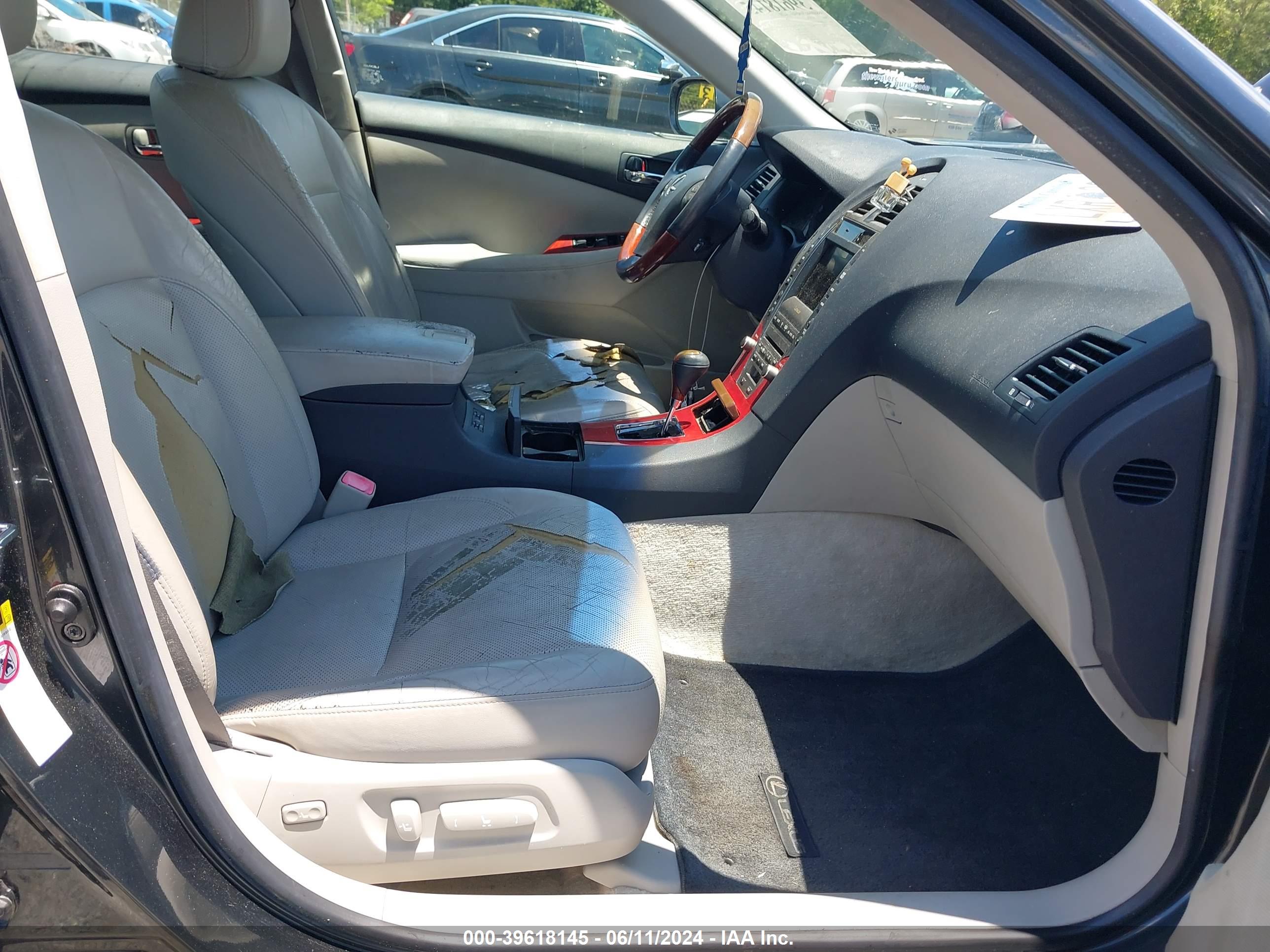 LEXUS ES image 5