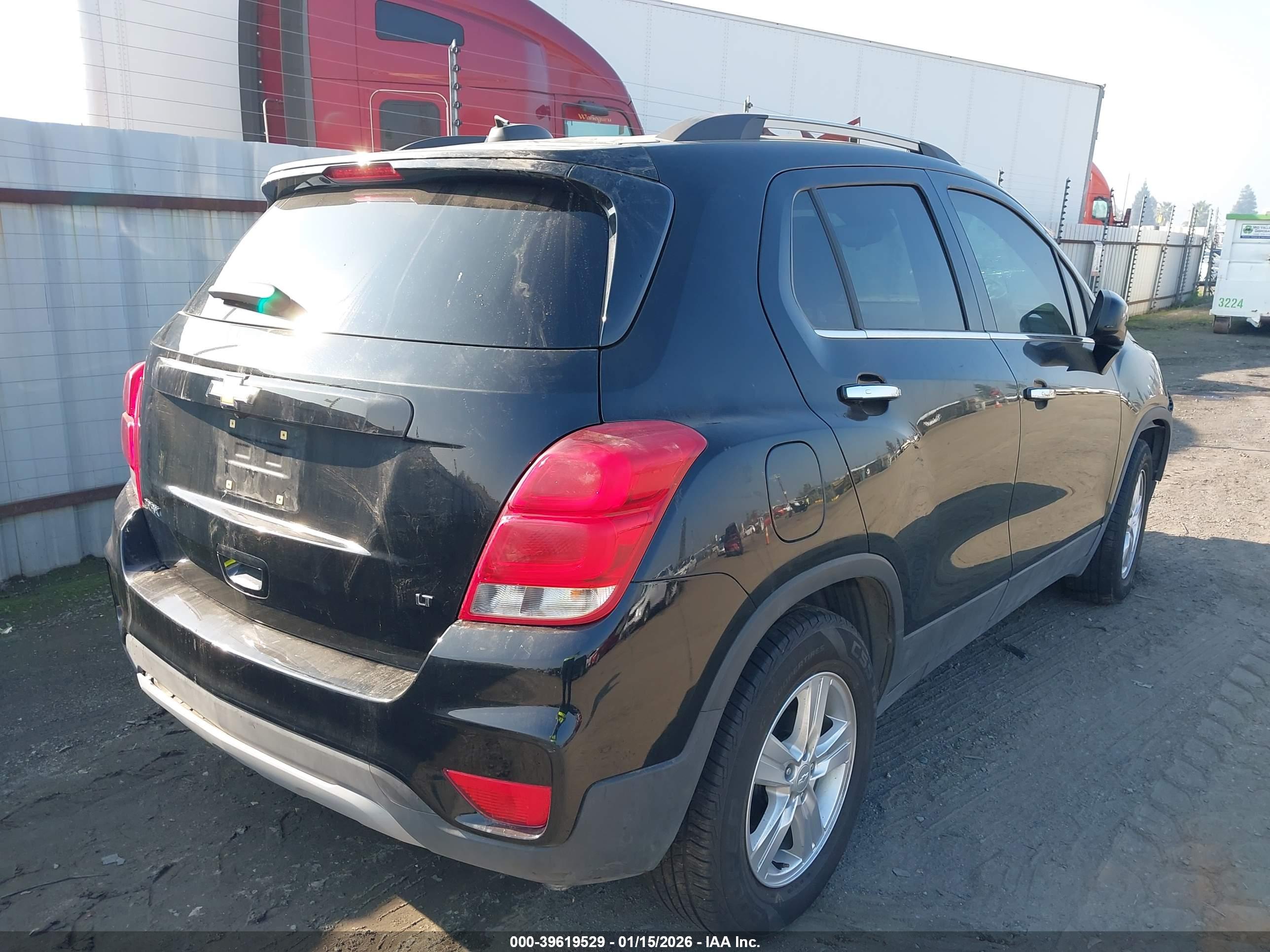 CHEVROLET TRAX image 4