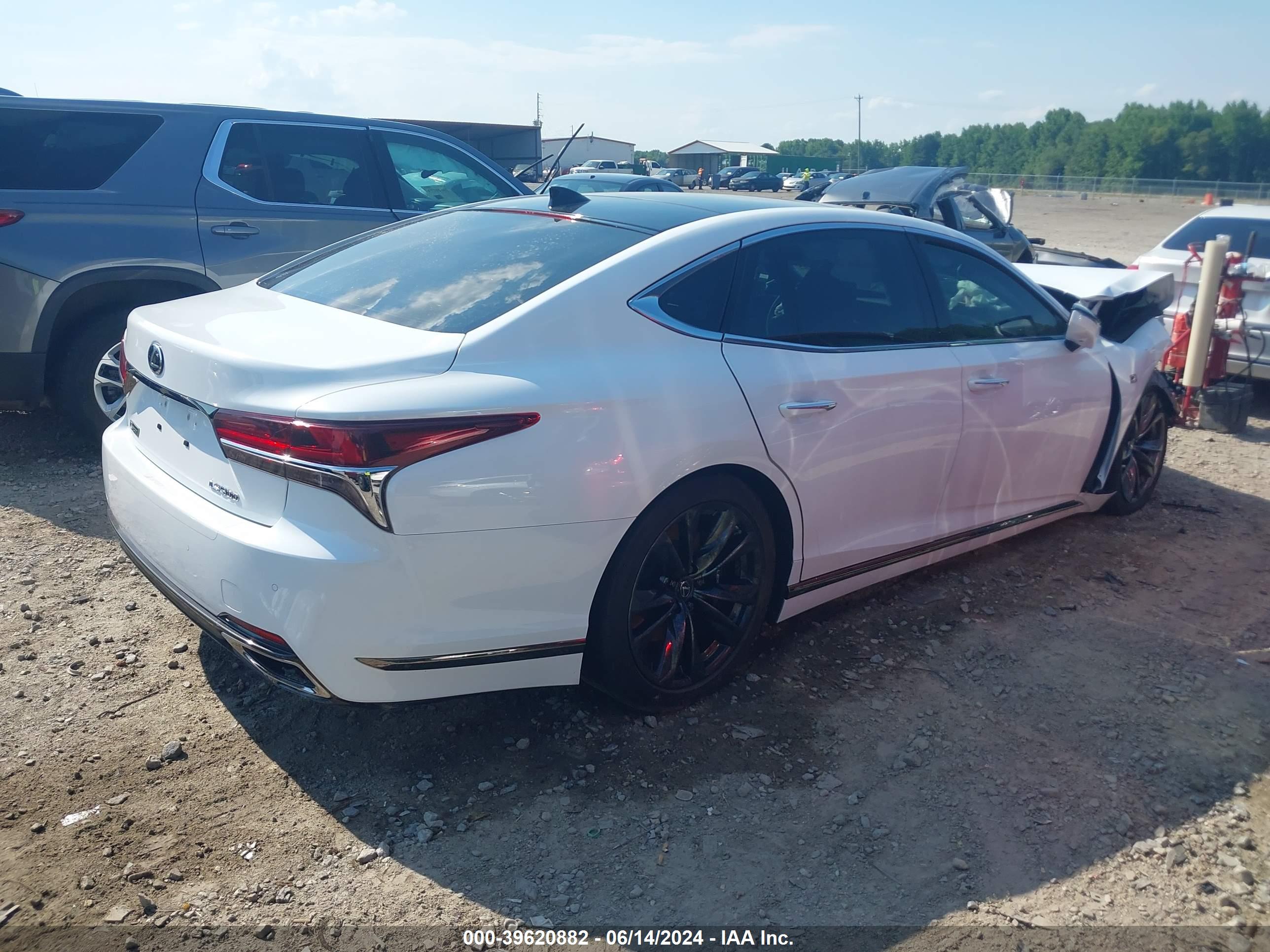 LEXUS LS image 4