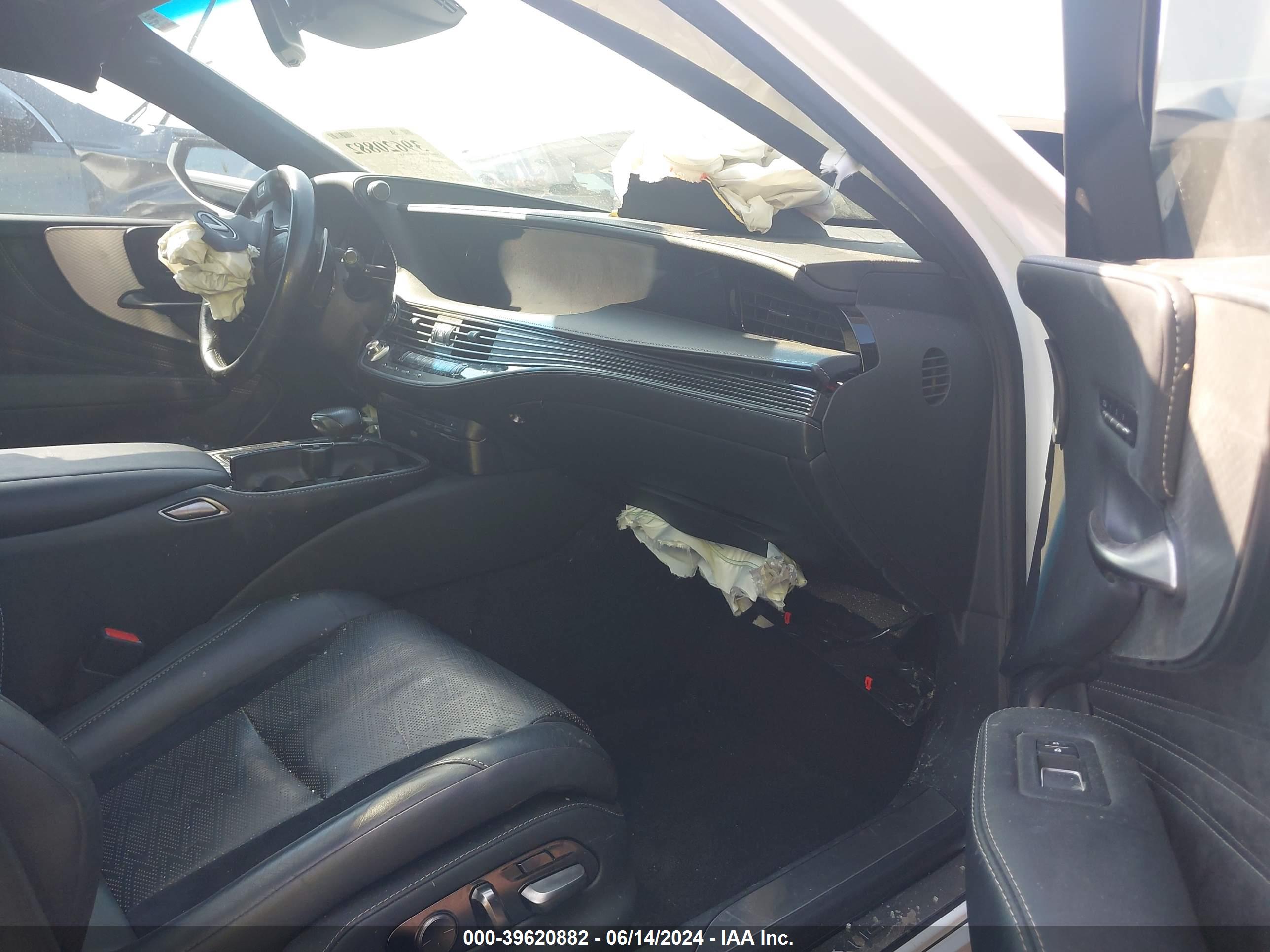 LEXUS LS image 5