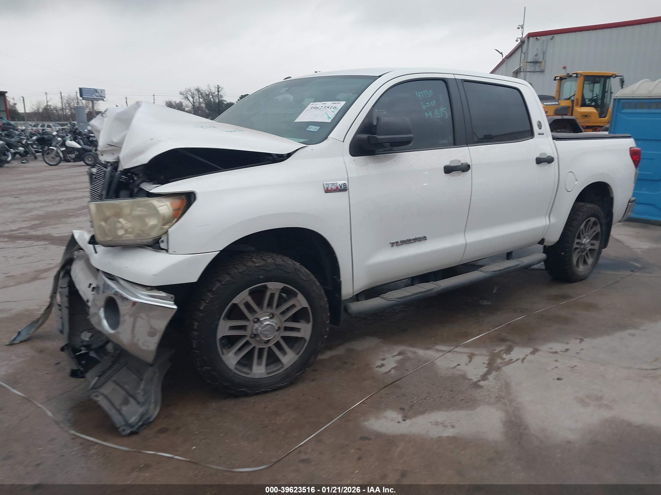 TOYOTA TUNDRA image 2