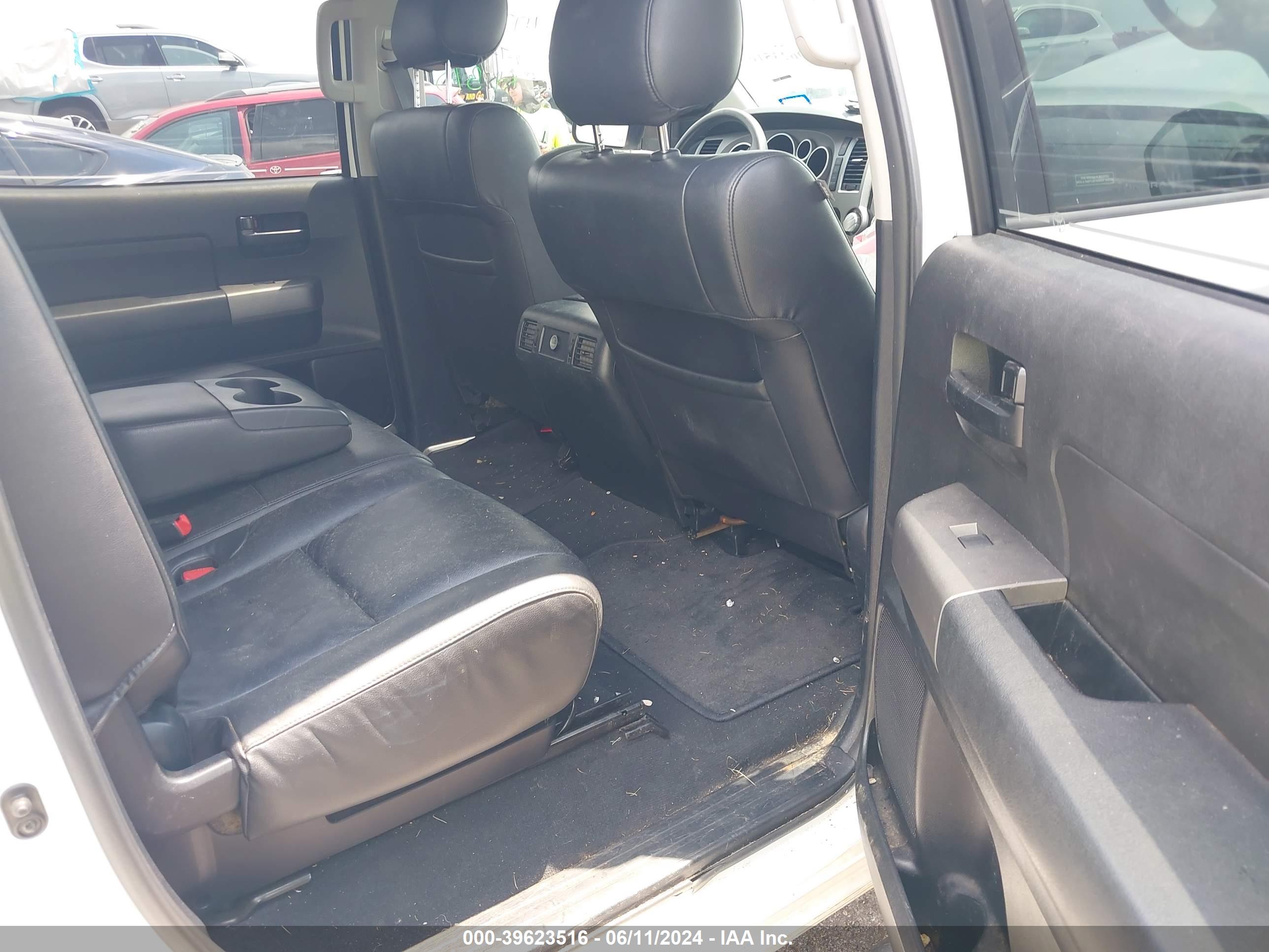 TOYOTA TUNDRA image 8