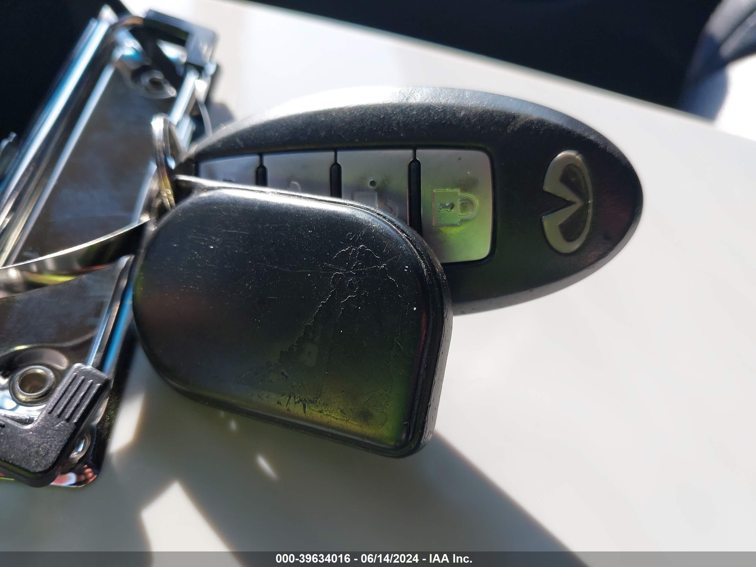INFINITI FX37 image 11