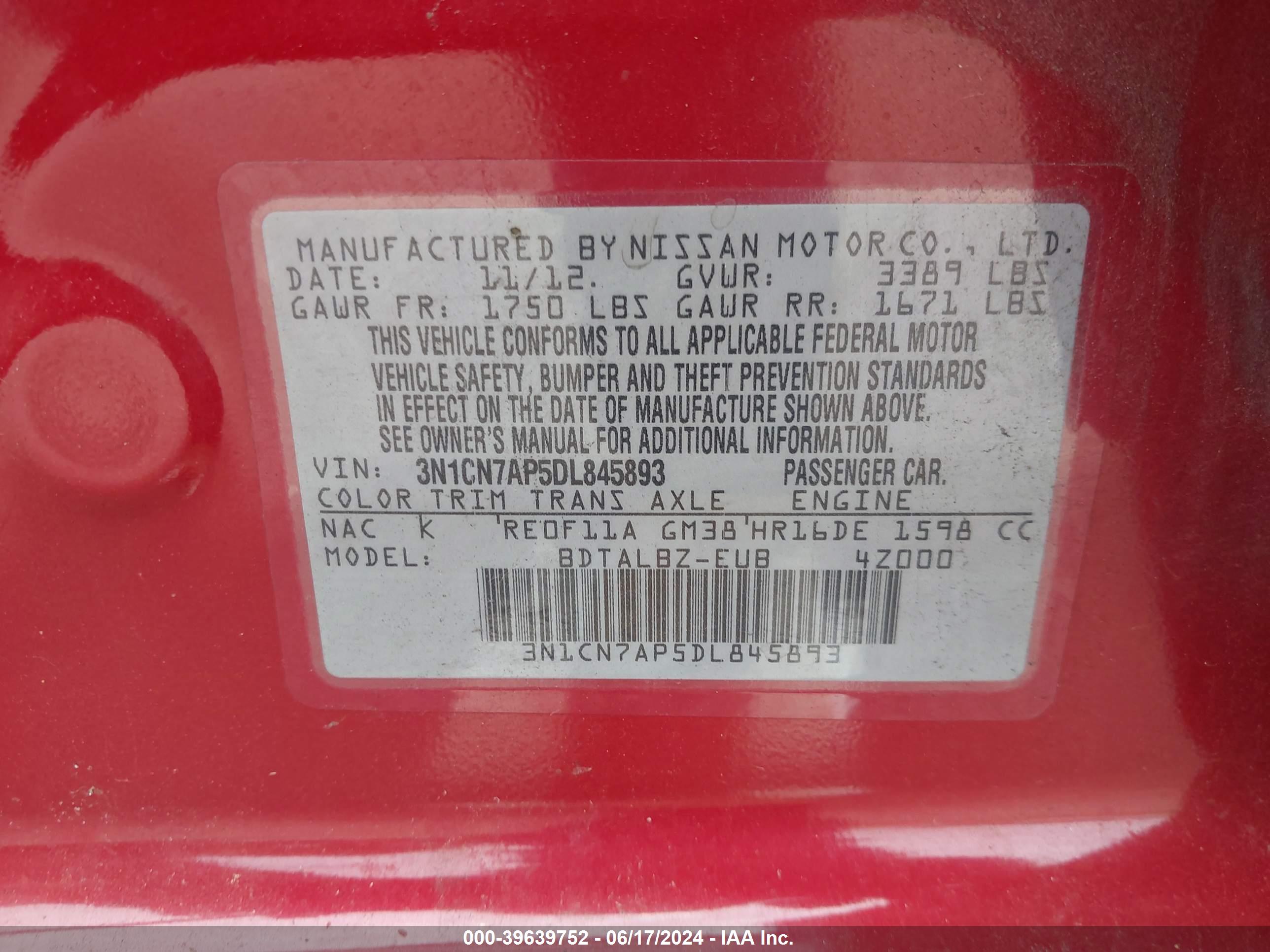 NISSAN VERSA image 9