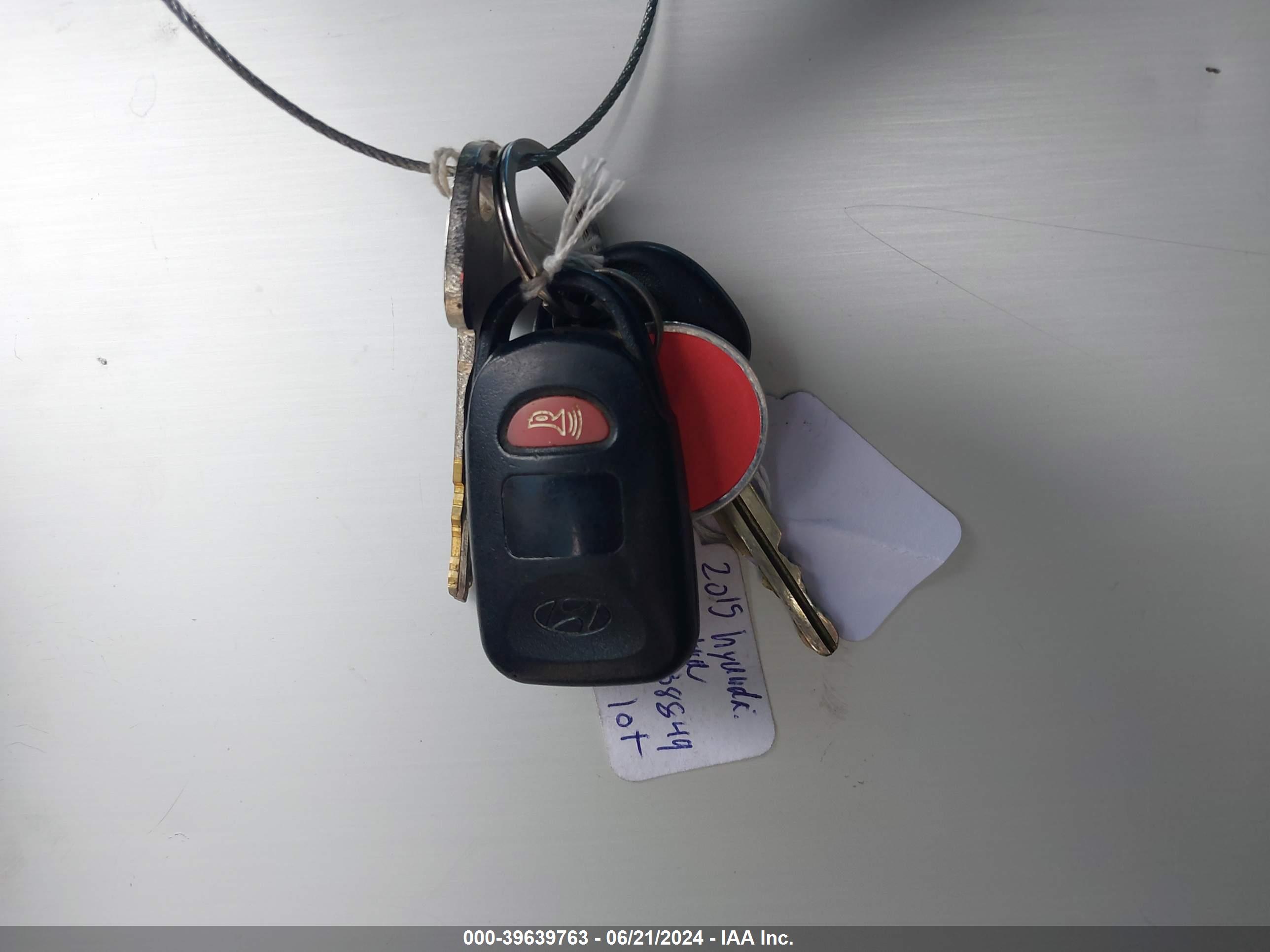 HYUNDAI ELANTRA image 11