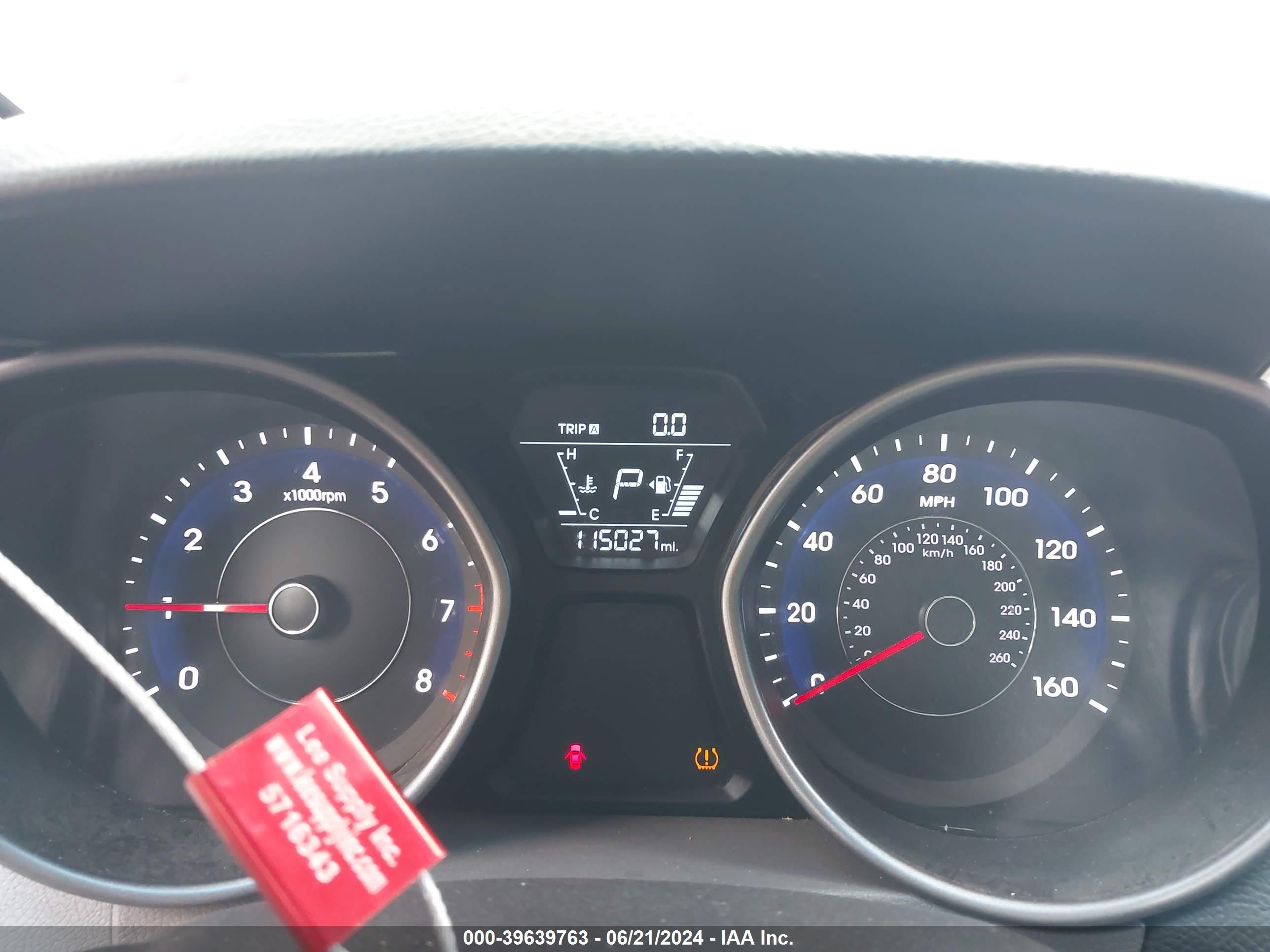 HYUNDAI ELANTRA image 7