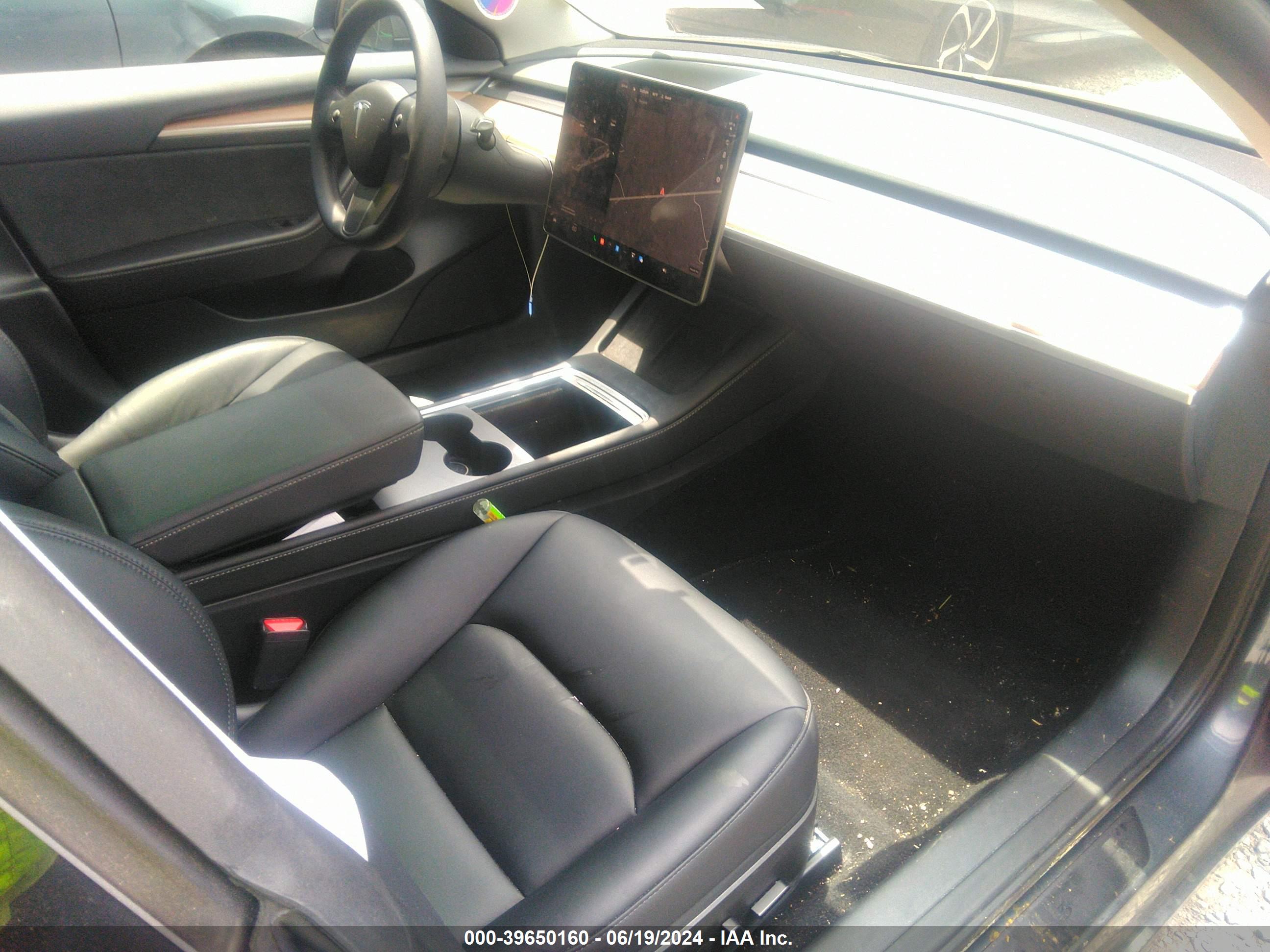 TESLA MODEL image 5