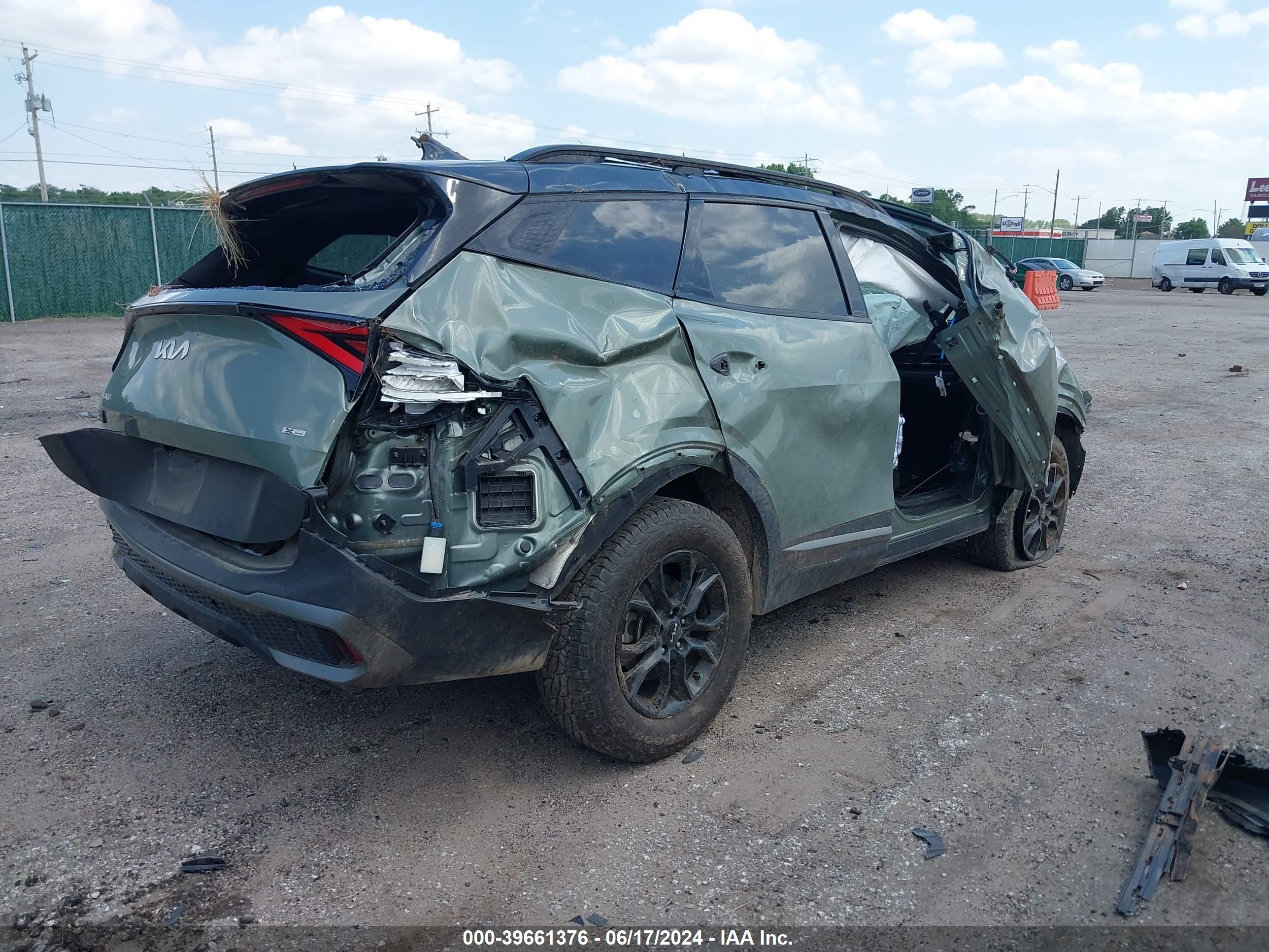 KIA SPORTAGE image 4