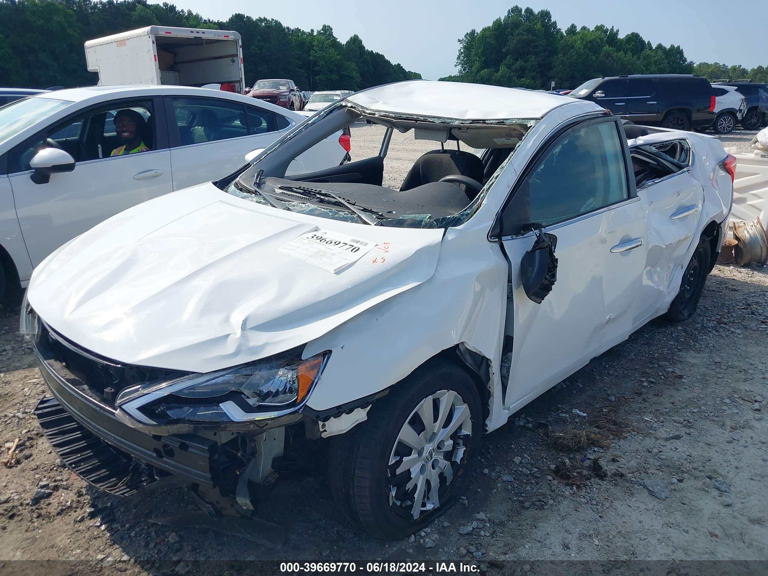 NISSAN SENTRA image 2