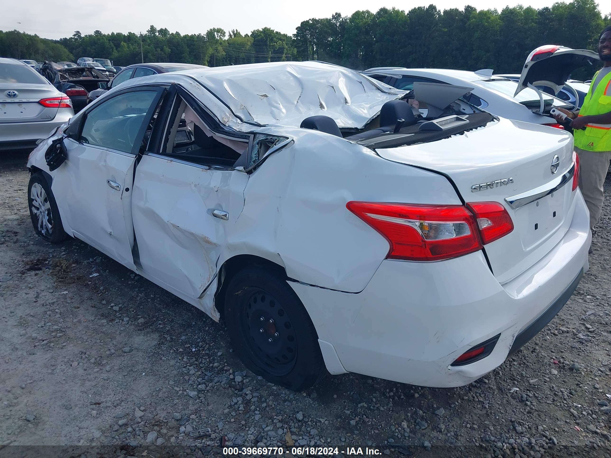 NISSAN SENTRA image 3