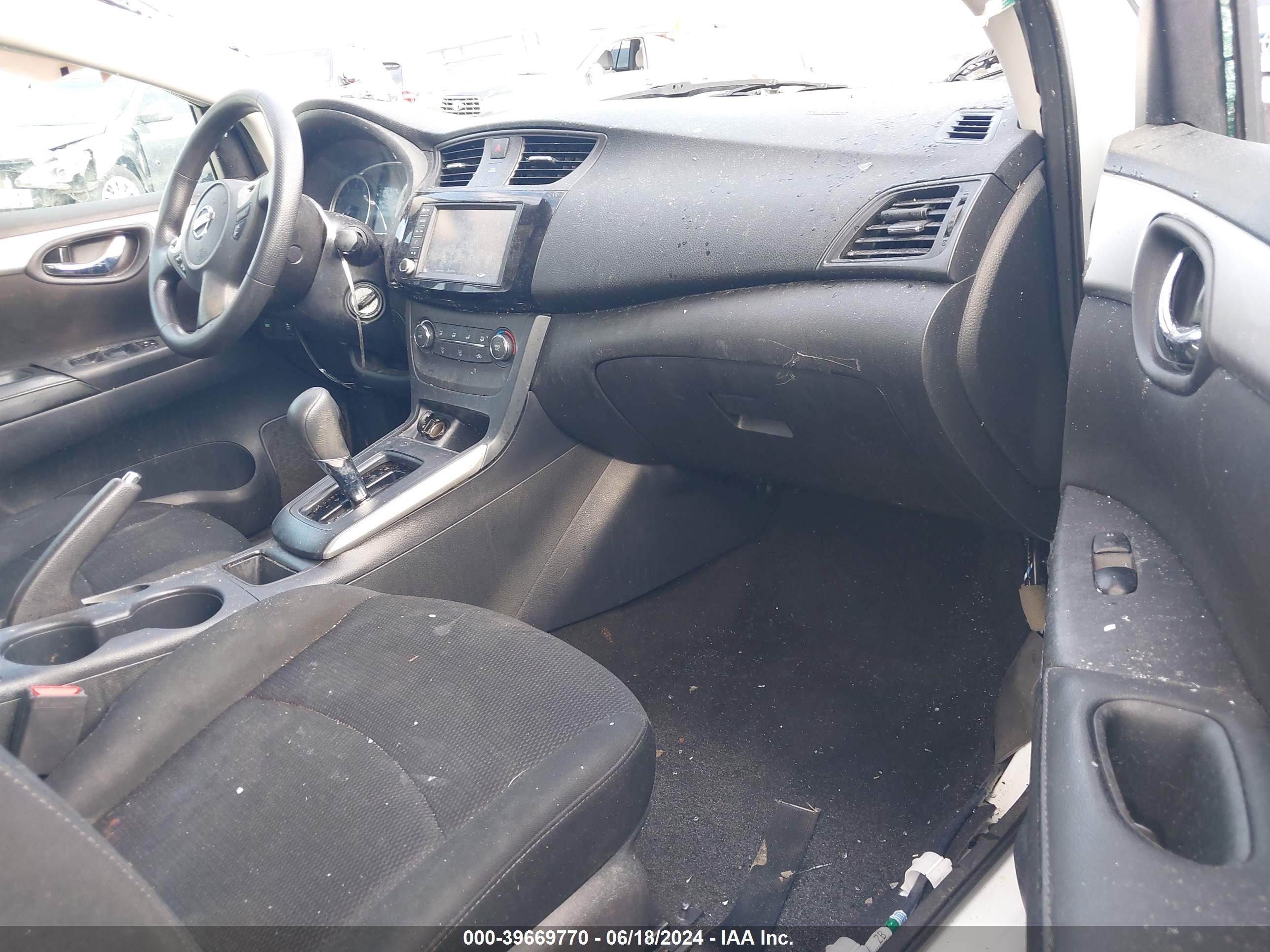 NISSAN SENTRA image 5