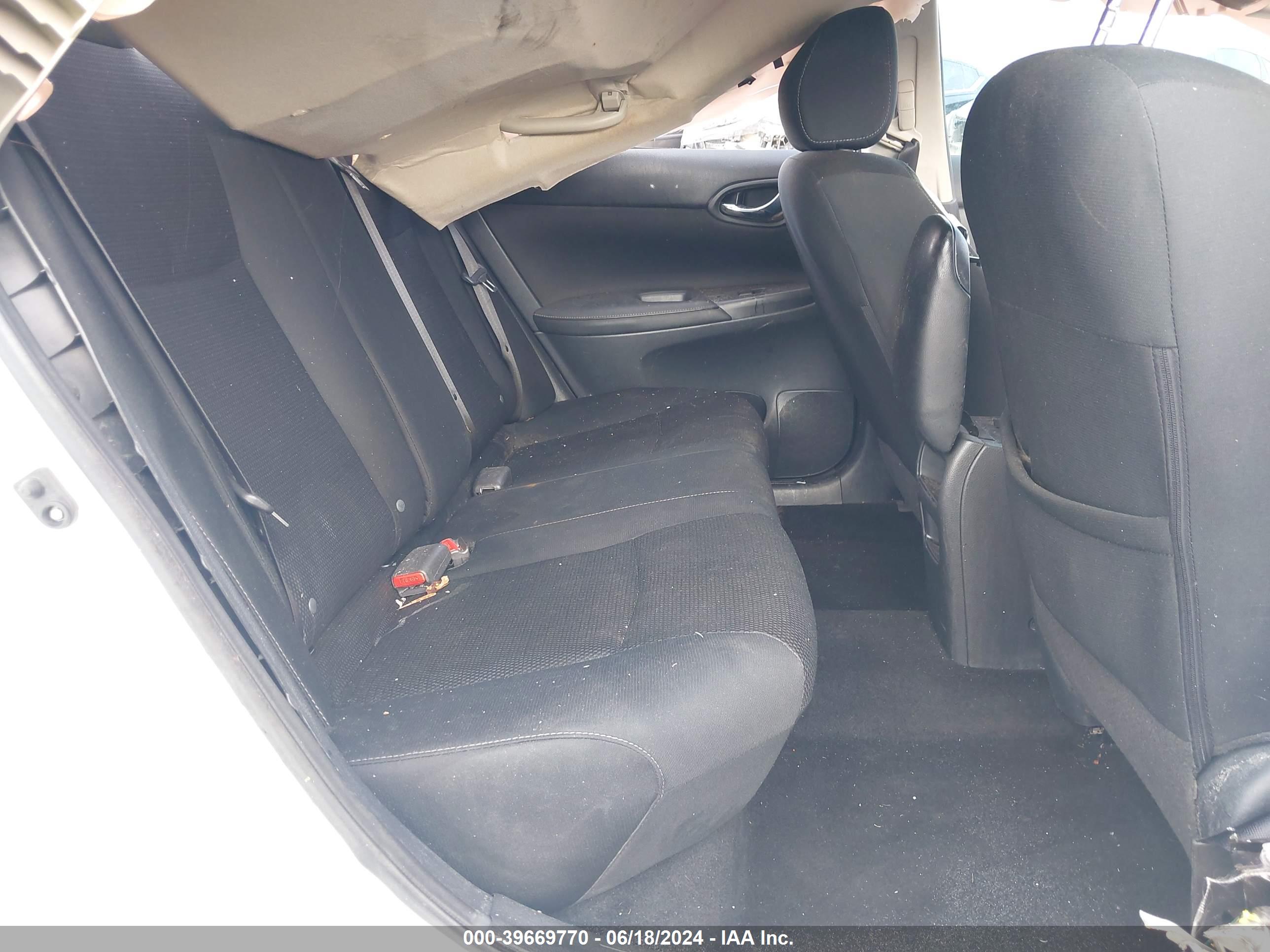 NISSAN SENTRA image 8