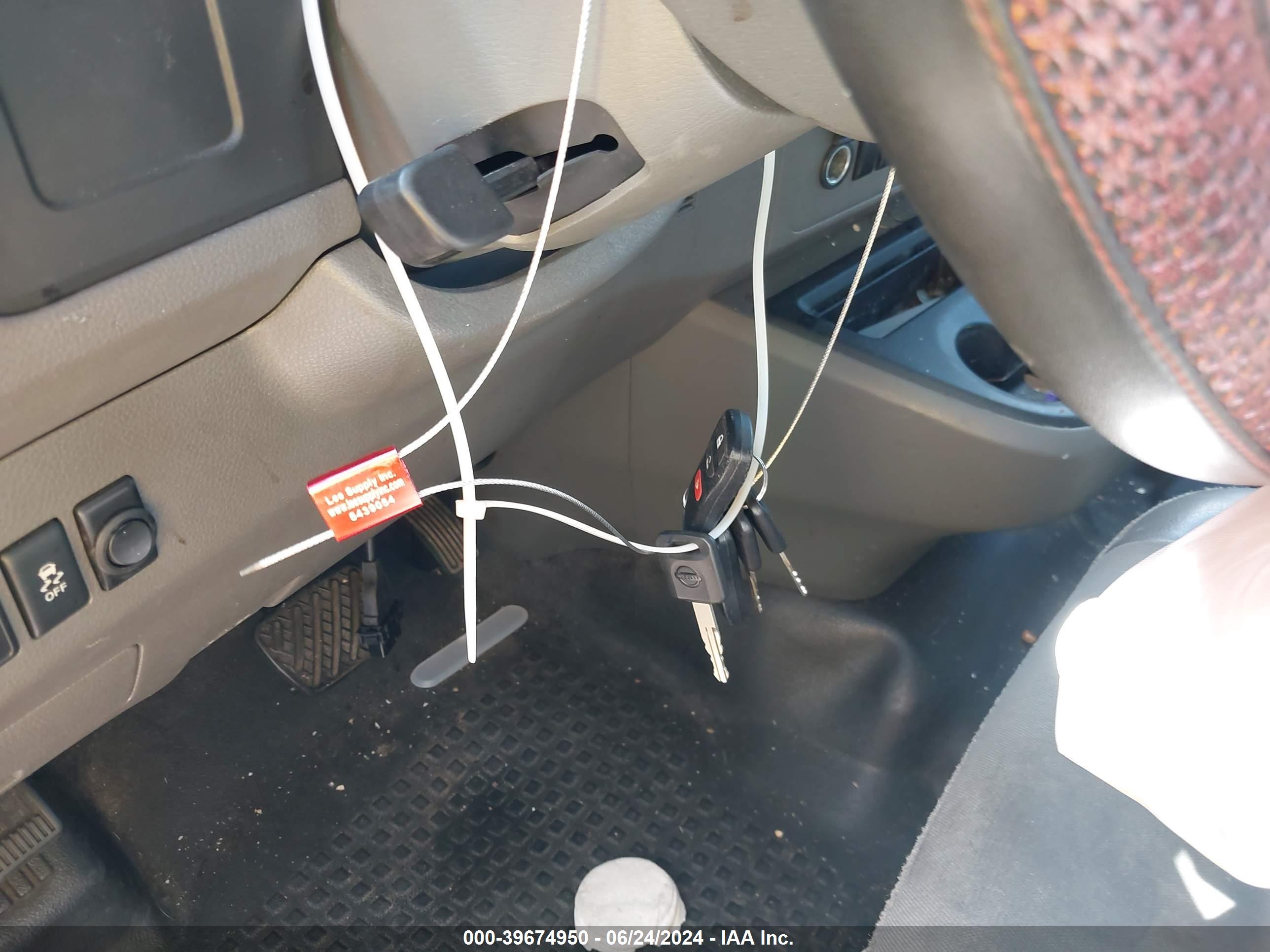 NISSAN NV image 11